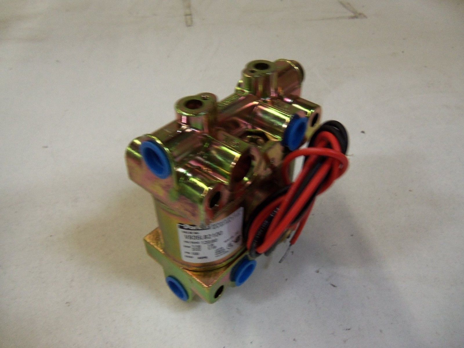 PARKER SKINNER VALVE SOLENOID VALVES V935LB2100AB6A0Z *NEW IN BOX*