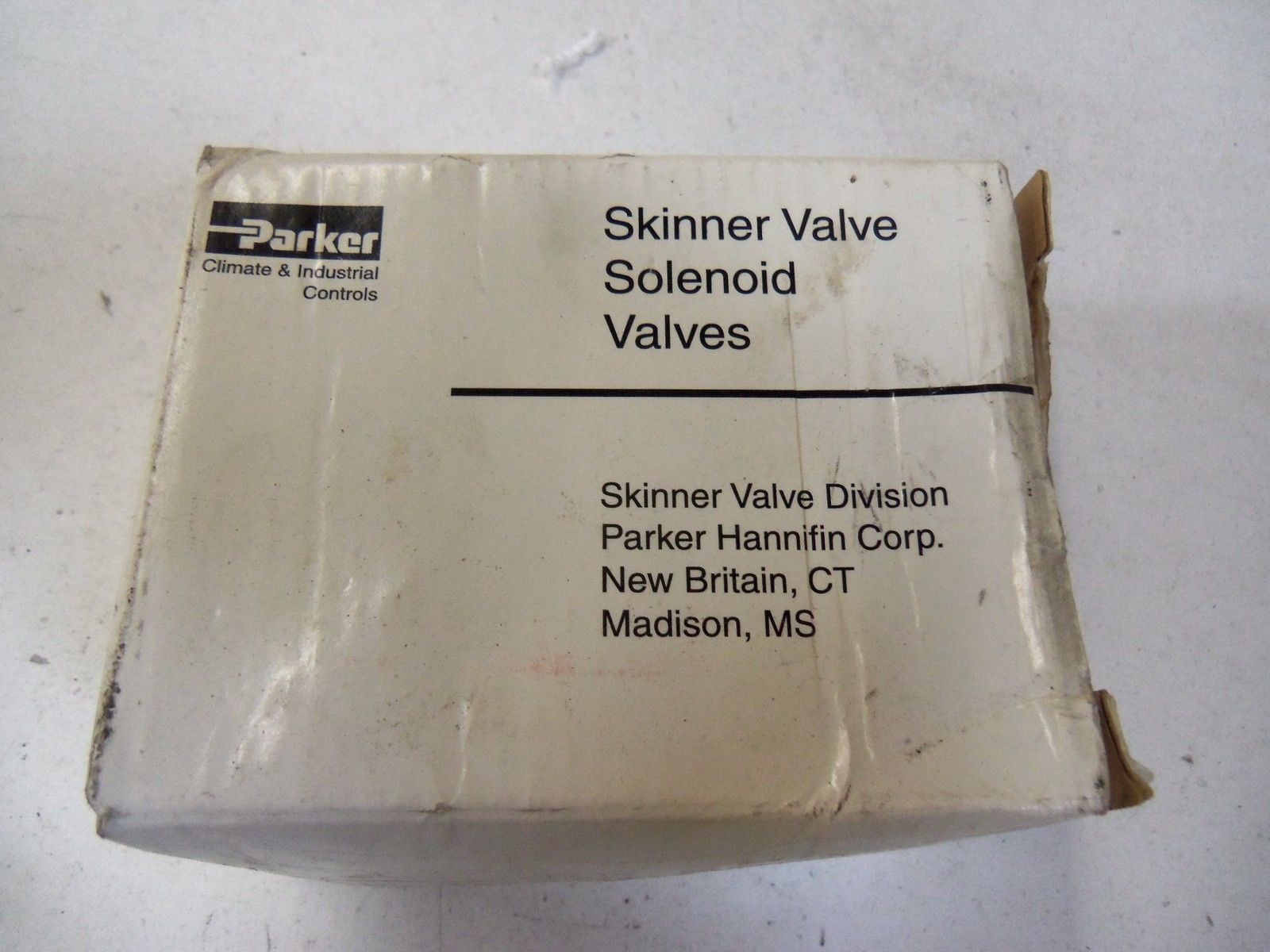 PARKER SKINNER VALVE SOLENOID VALVES 71221SN1MM00N0C111P3 *NEW IN BOX*