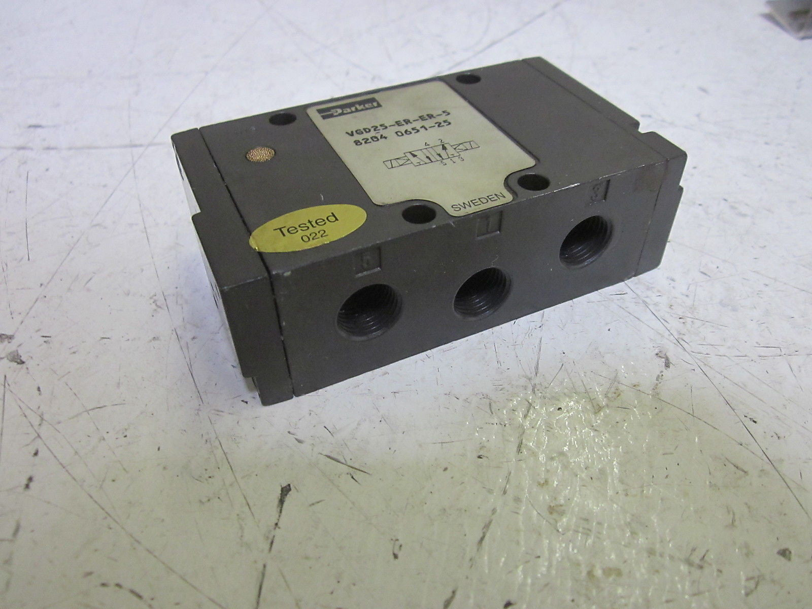 PARKER VGD25-ER-ER-5 VALVE *NEW NO BOX*