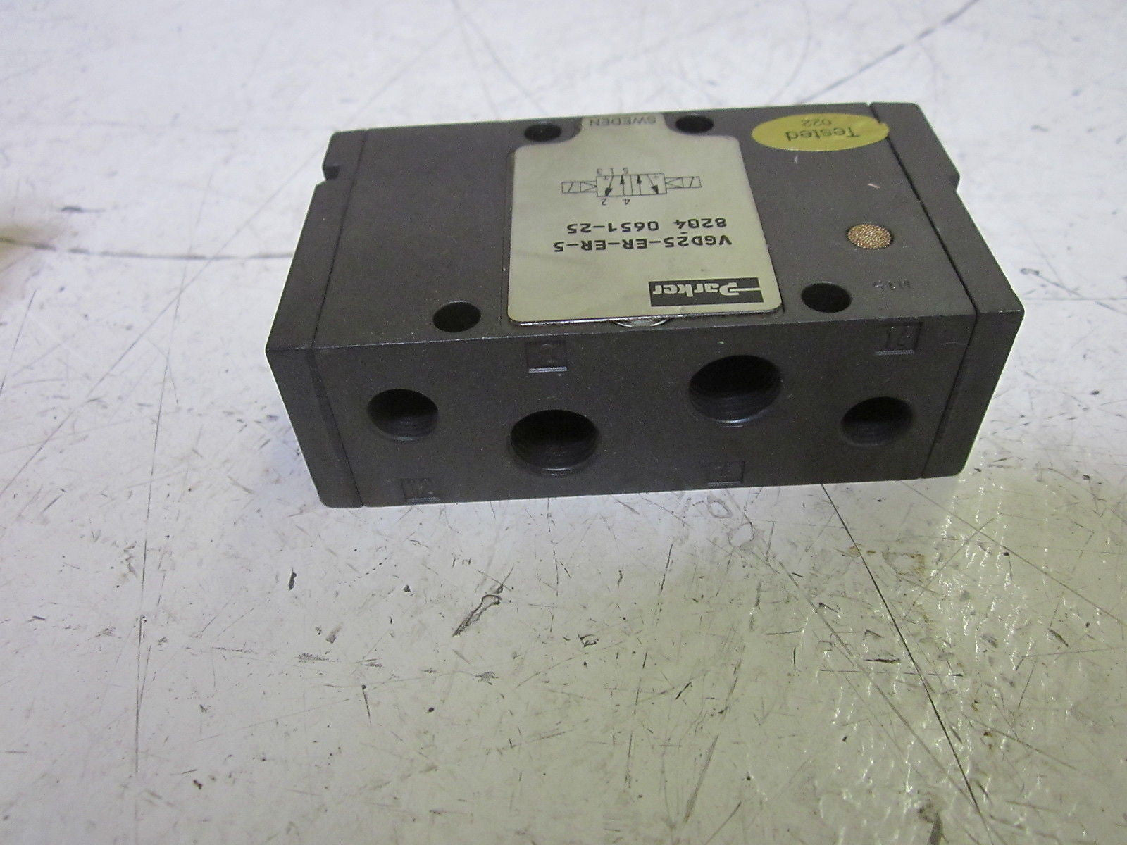 PARKER VGD25-ER-ER-5 VALVE *NEW NO BOX*