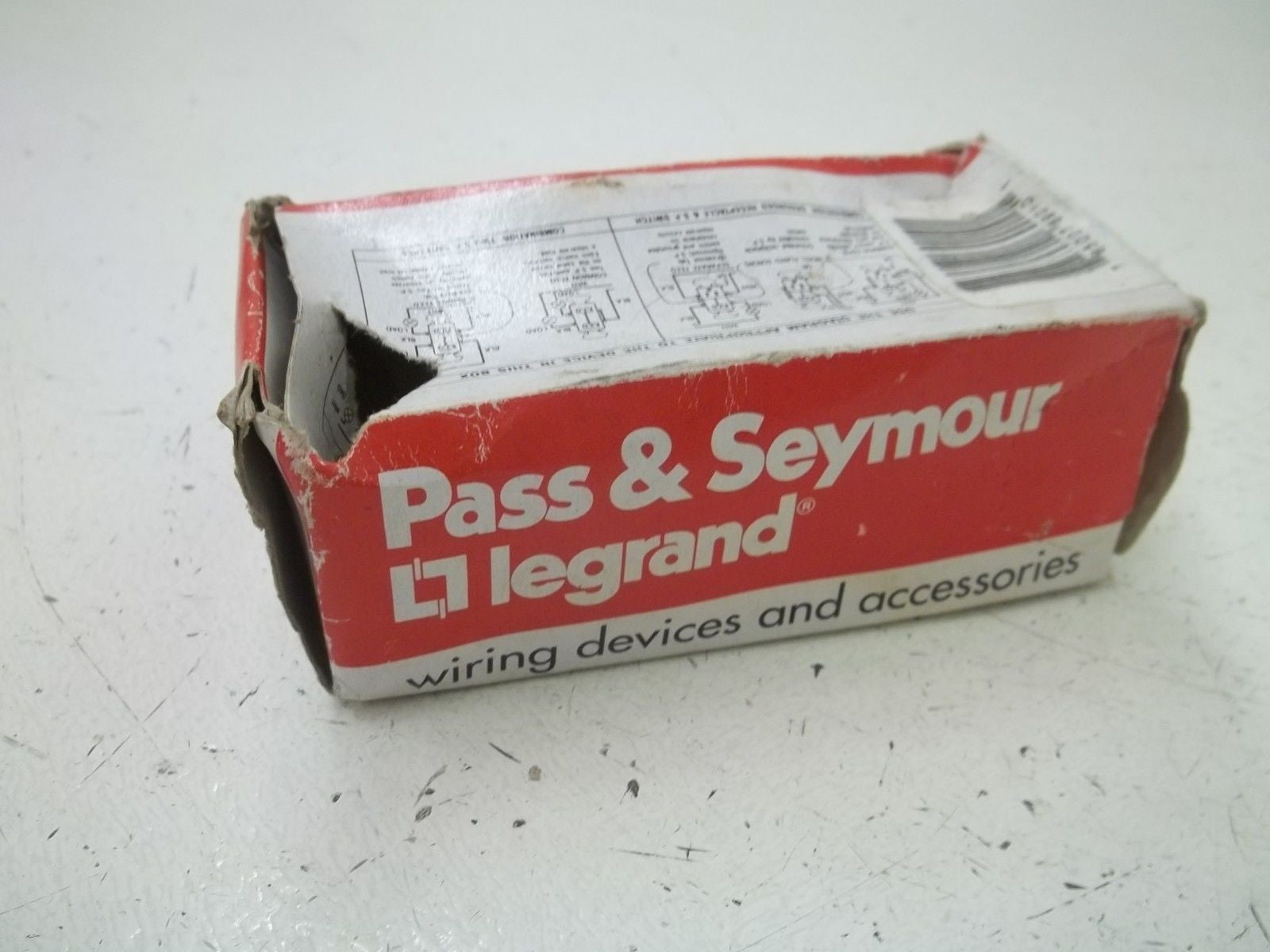 PASS & SEYMOUR 690-IG COMBINATION DEVICE *NEW IN BOX*