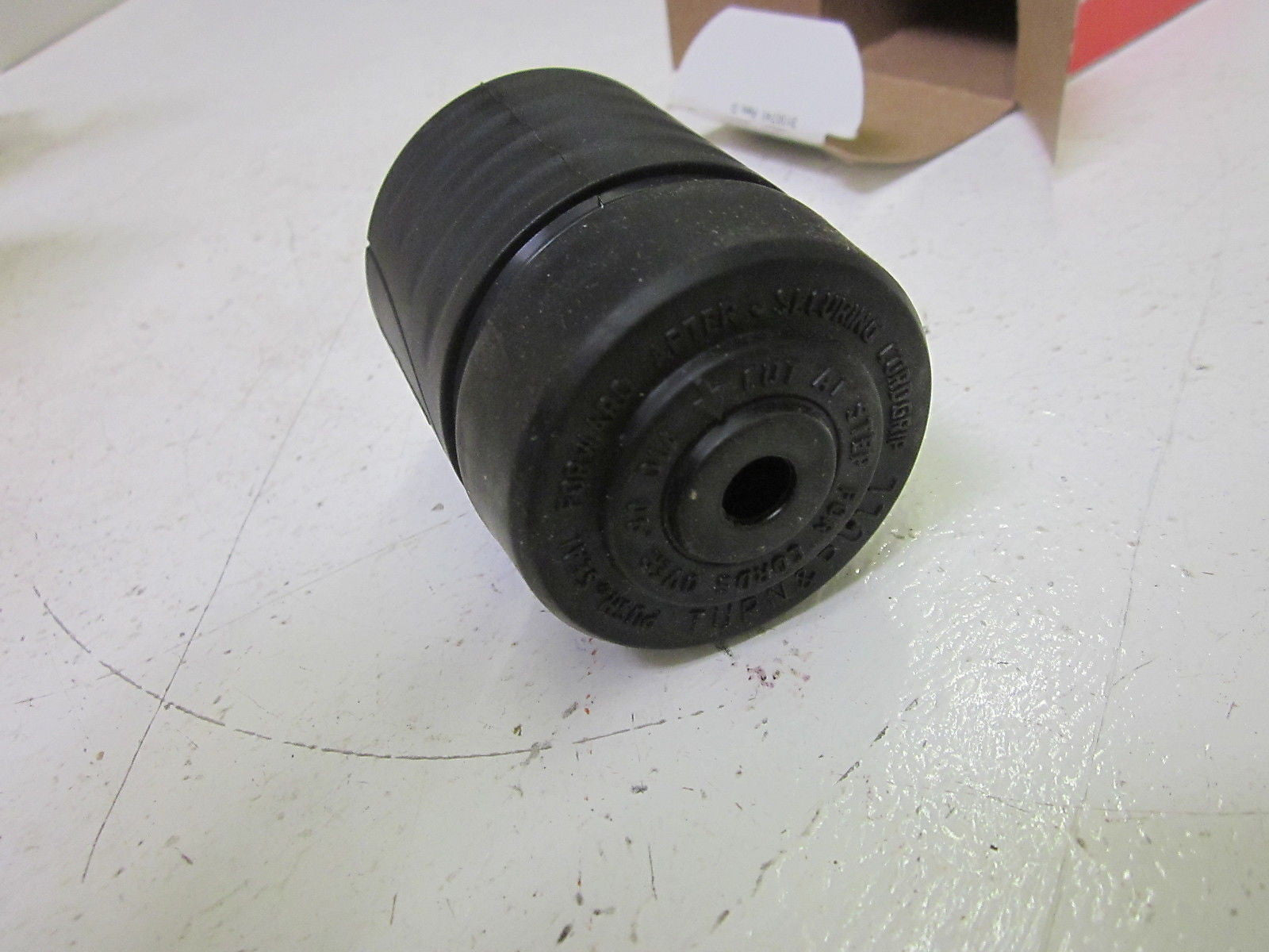 PASS & SEYMOUR 7411-SS TURNLOK PLUG 20A 120/208V  *NEW IN BOX*