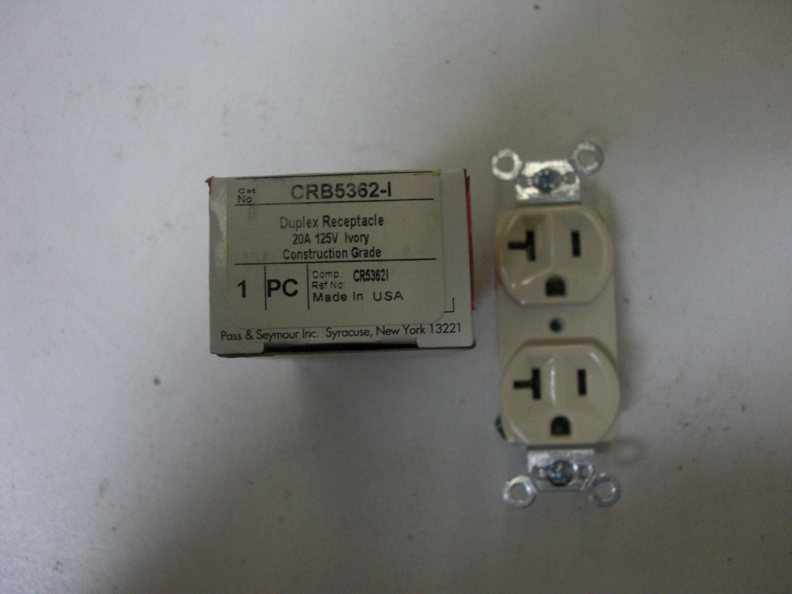 PASS & SEYMOUR LEGRAND CRB5362-I *NEW IN THE BOX*