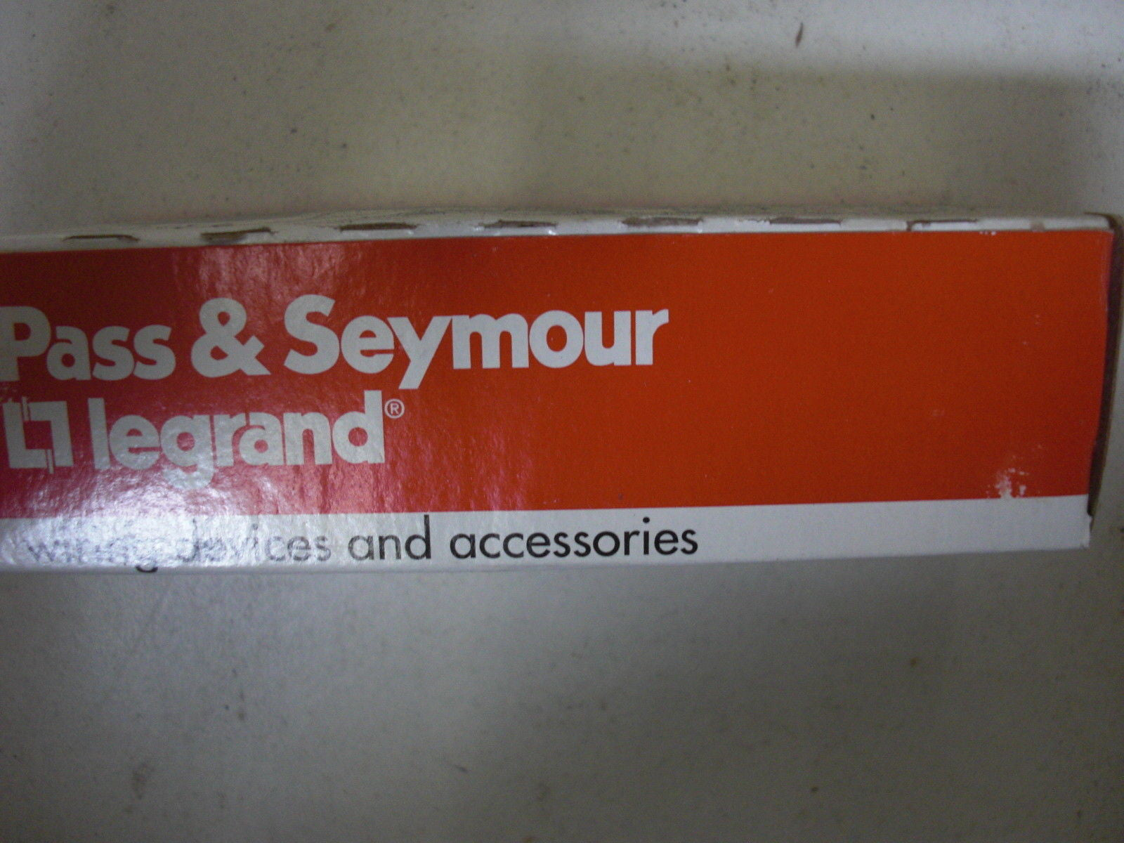 PASS & SEYMOUR LEGRAND 5352-I *NEW IN THE BOX*