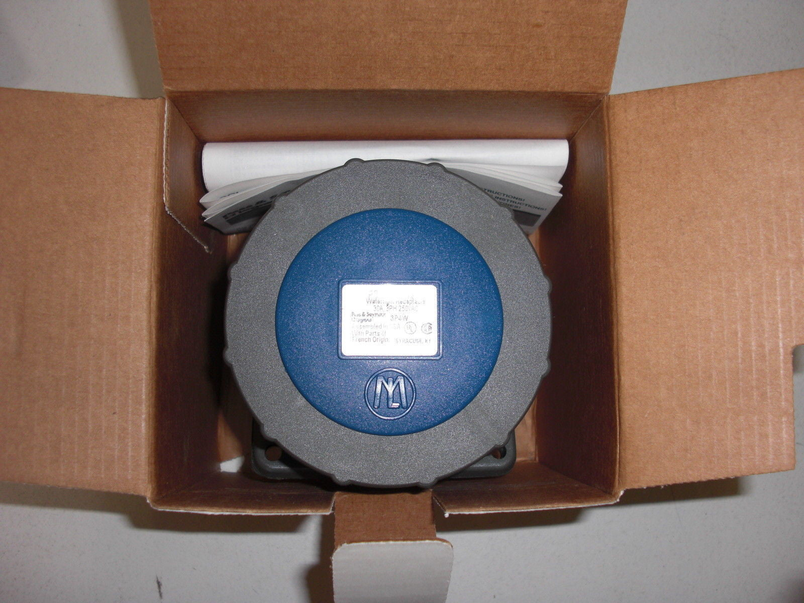 PASS & SEYMOUR LEGRAND PS430R9-W *NEW IN BOX*