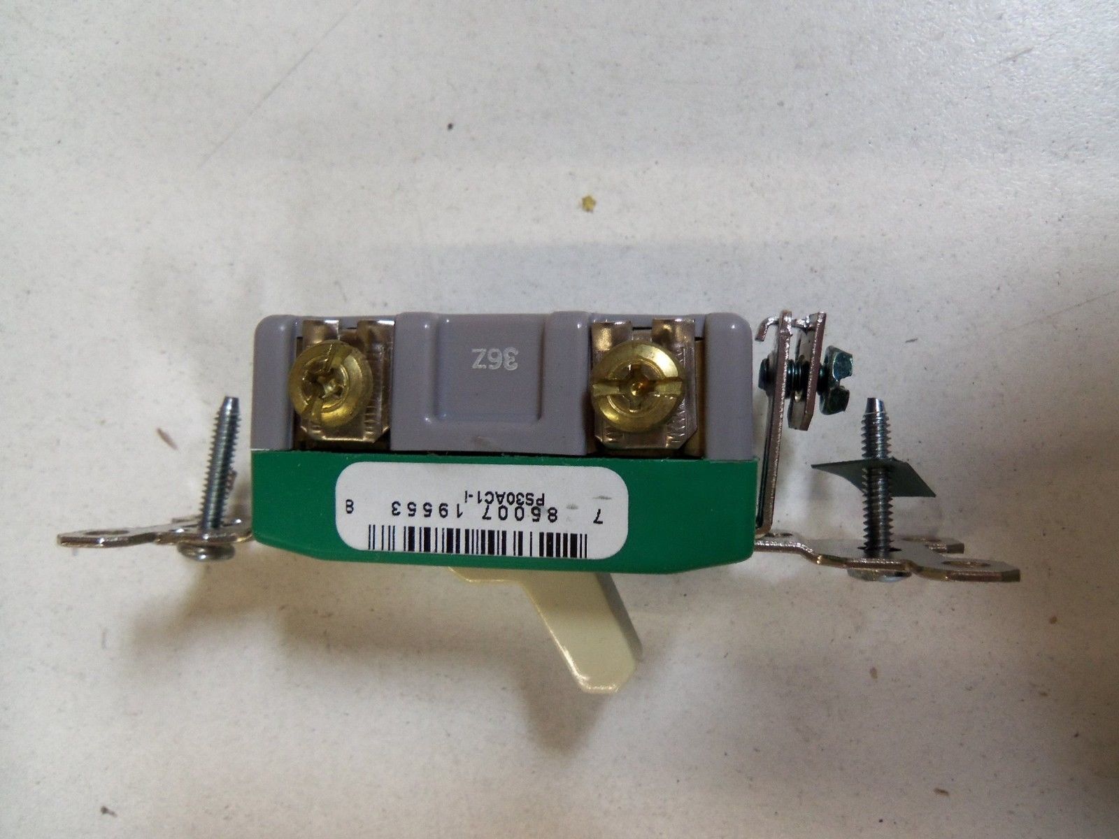 PASS & SEYMOUR PS30AC1-I SINGLE POLE SWITCH *NEW IN BOX*