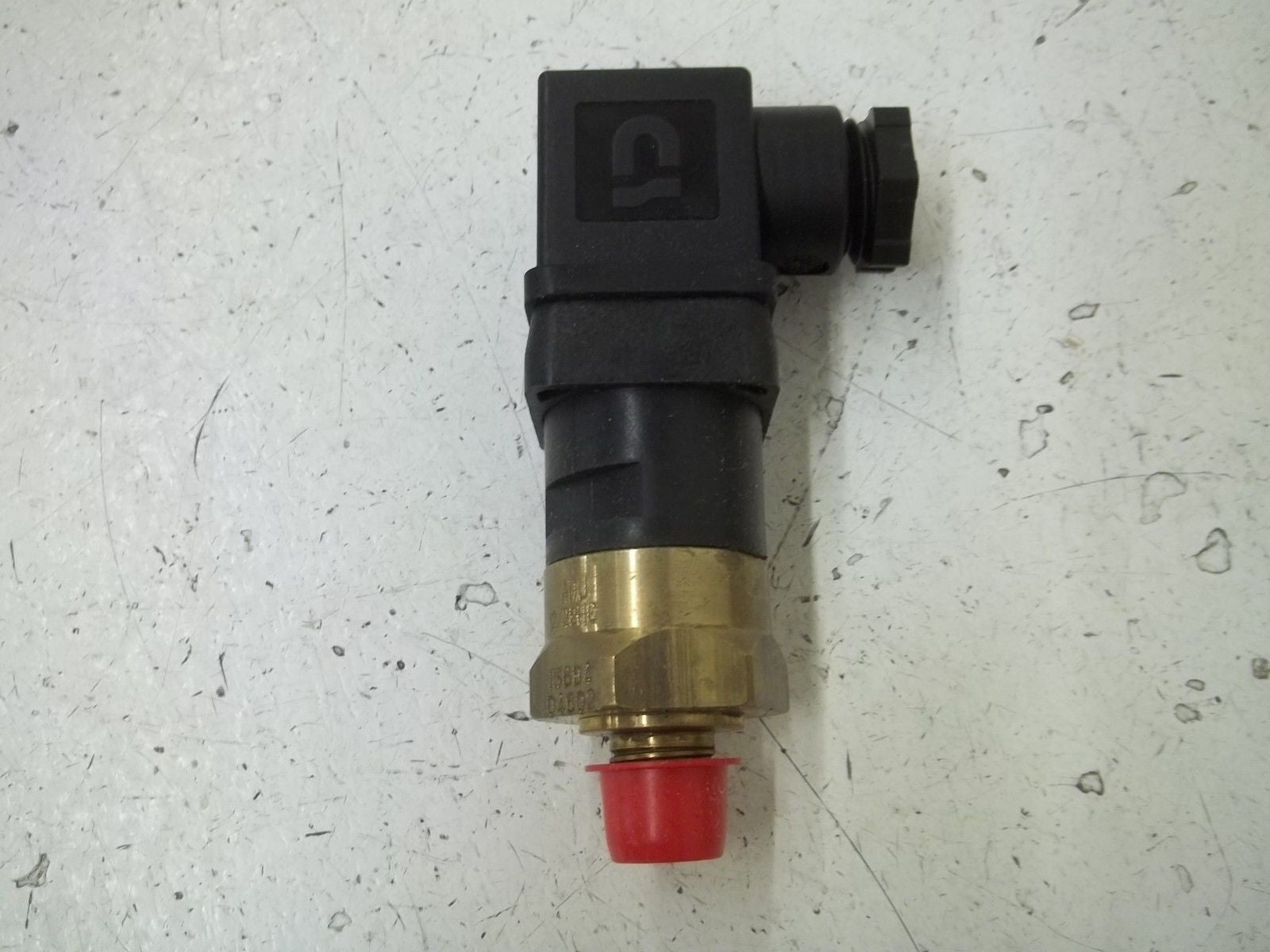 PDI VDMF-2-4M-C-CH VACUUM SWITCH *NEW IN BOX*