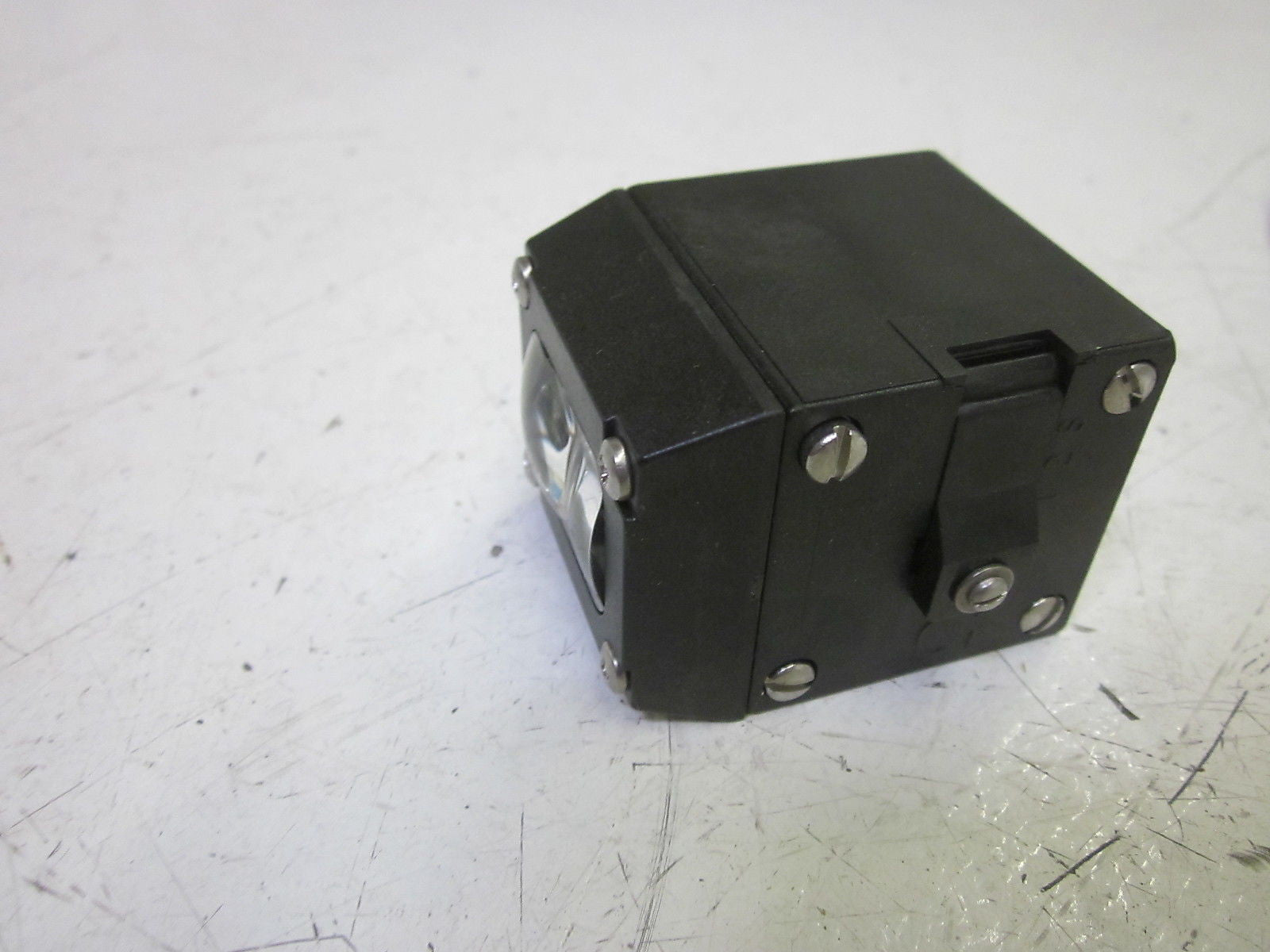 PEPEPRL + FUCHS MP2L1HD PHOTOELECTRIC SENSOR HEAD 30FT *USED*