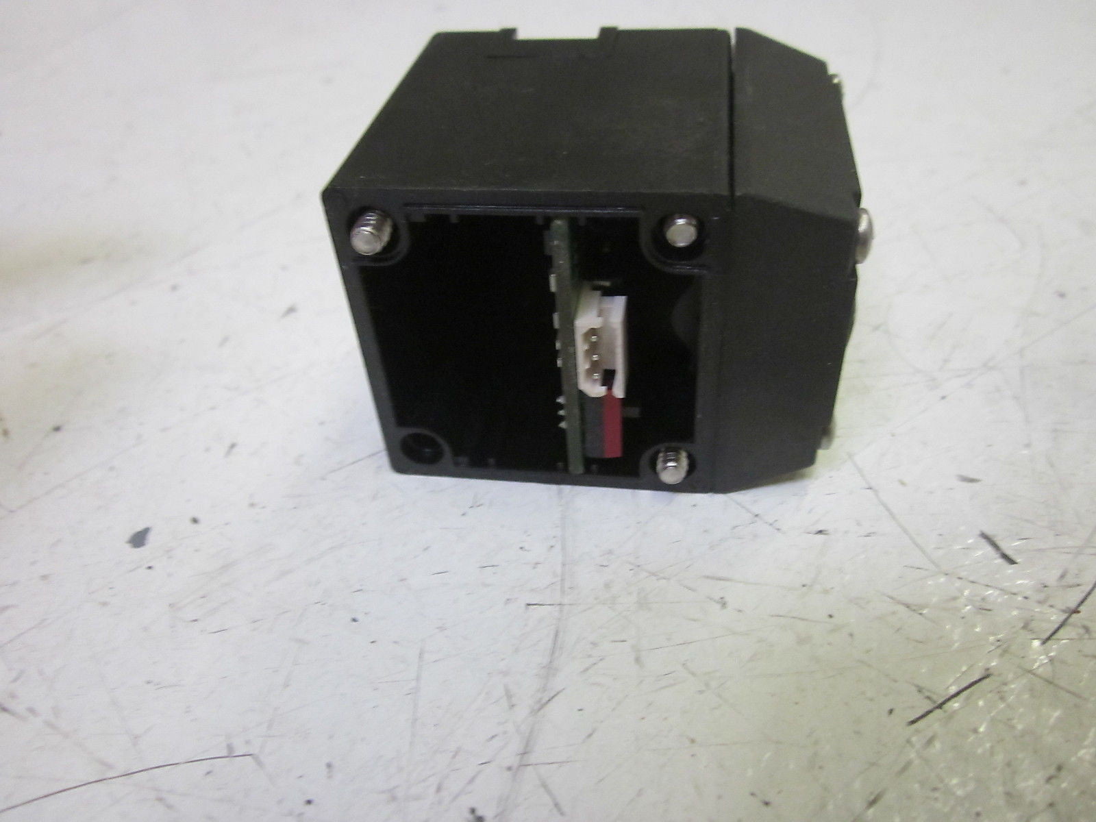 PEPEPRL + FUCHS MP2L1HD PHOTOELECTRIC SENSOR HEAD 30FT *USED*