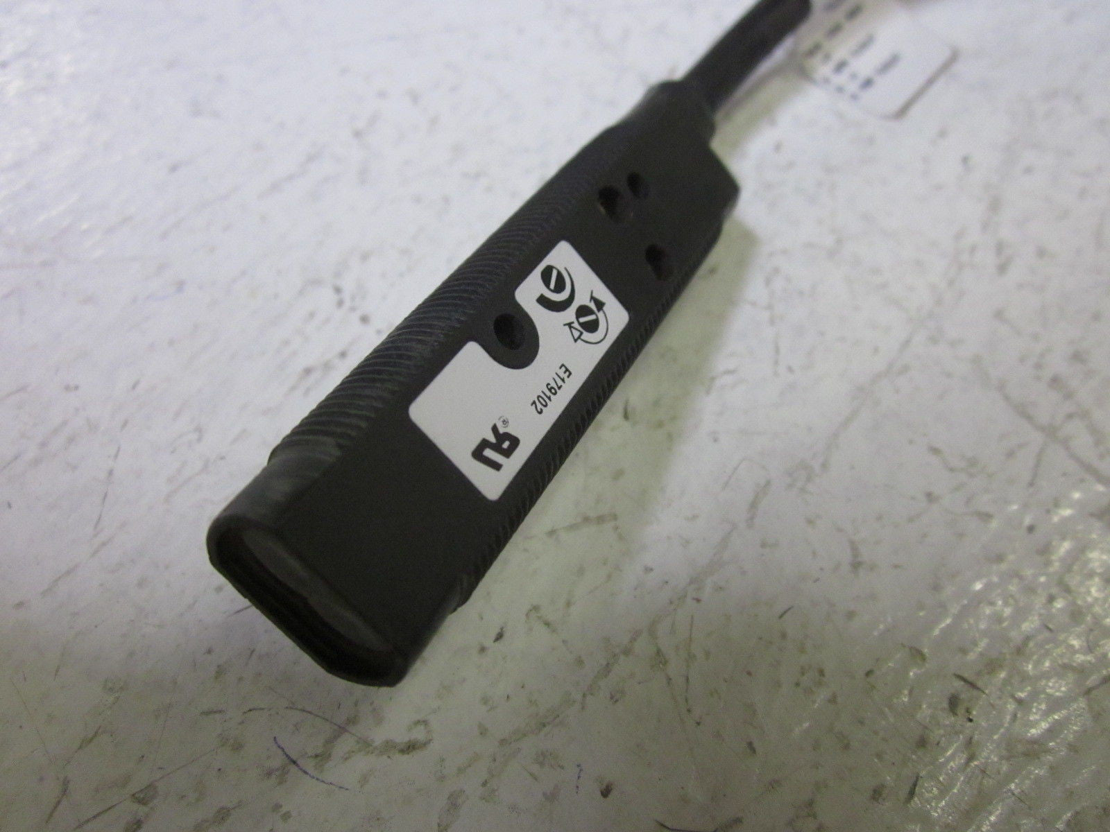 PEPPERL+FUCHS 0BH225-18GKF65-E0123-V1 PHOTOELECTRIC SENSOR *USED*