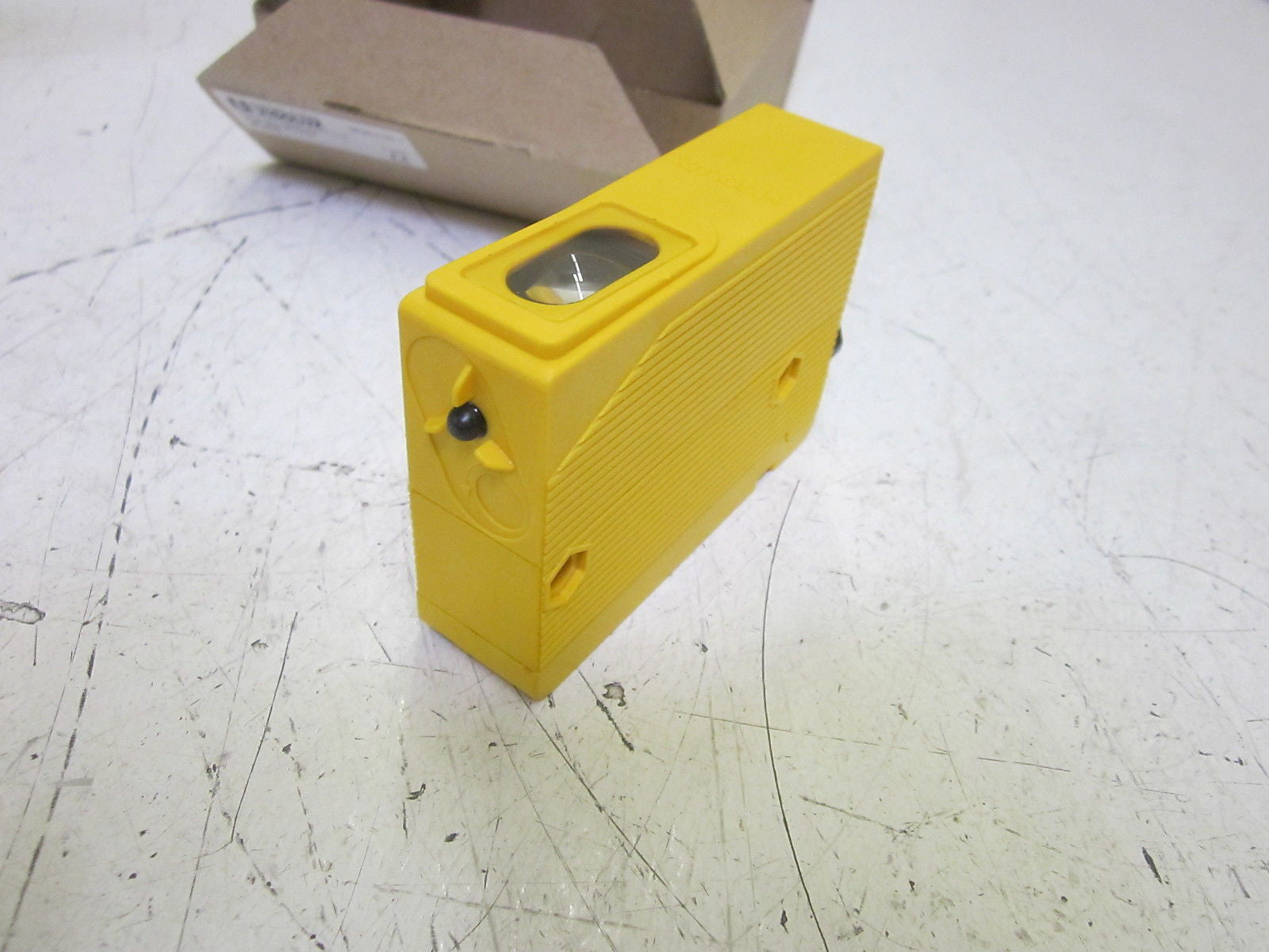 PEPPERL+FUCHS 417742 VISOLUX SENSOR*NEW IN BOX*