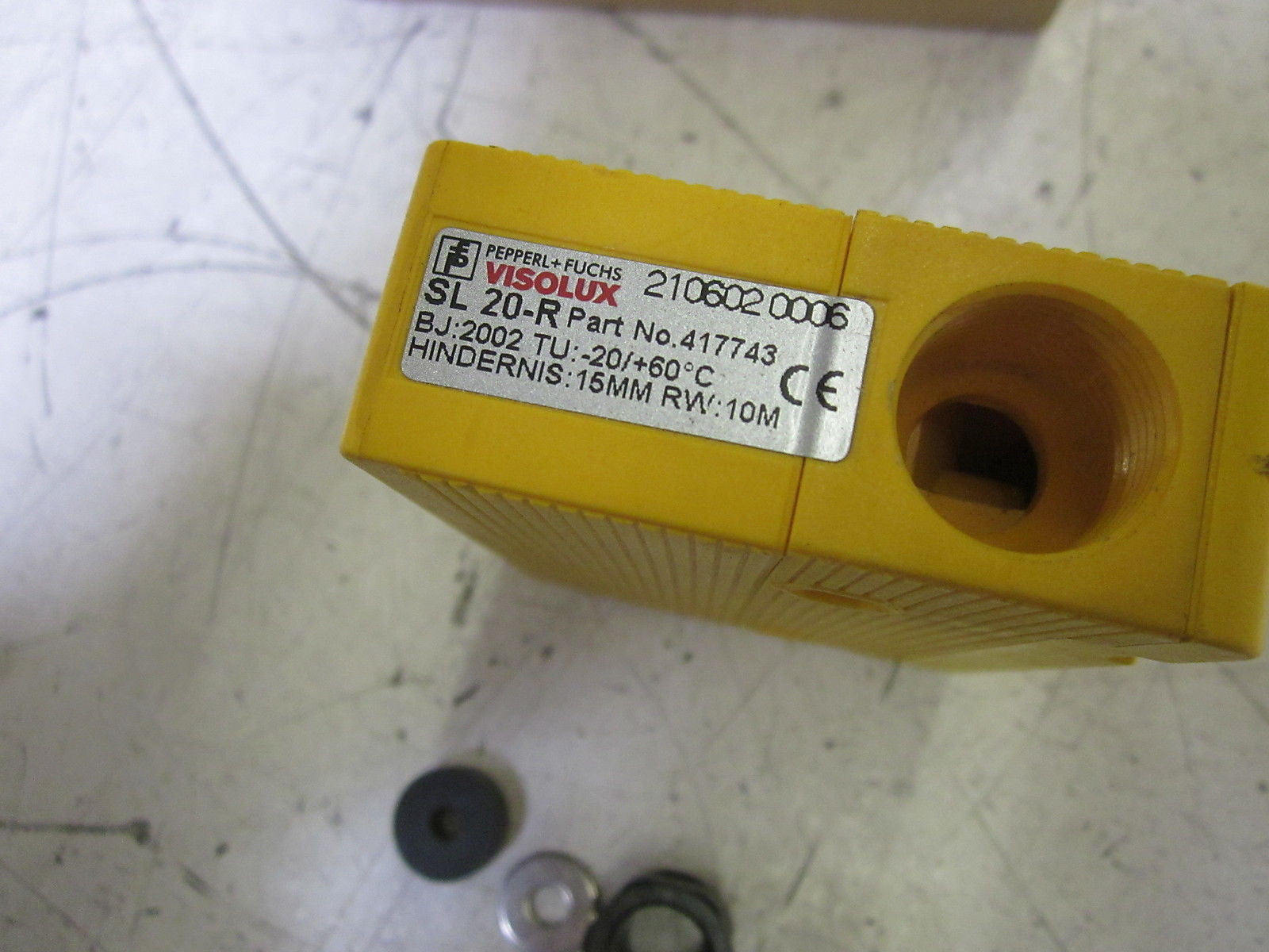 PEPPERL+FUCHS 417743 PHOTOELECTRIC SAFETY VISOLUX SENSOR *USED*