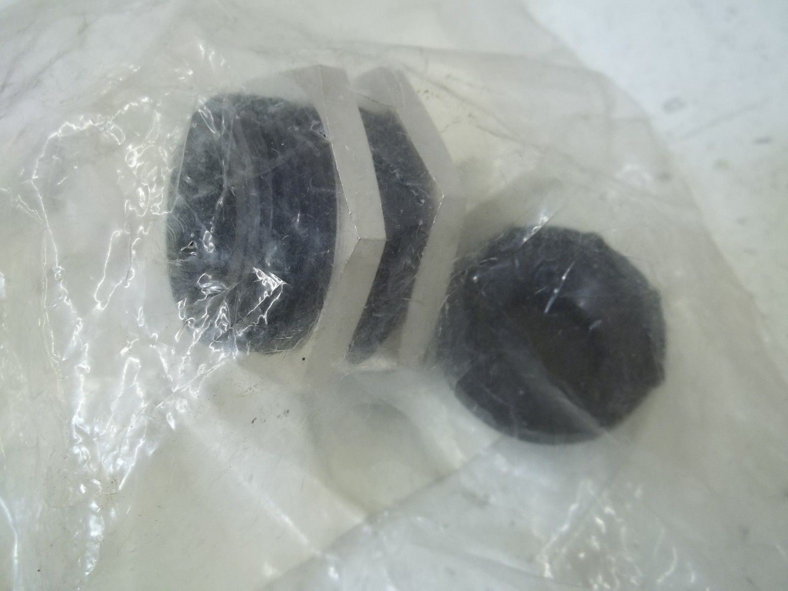 PEPPERL+FUCHS CM-18 CUSHIONED SENSOR MOUNT *NEW IN A BAG*
