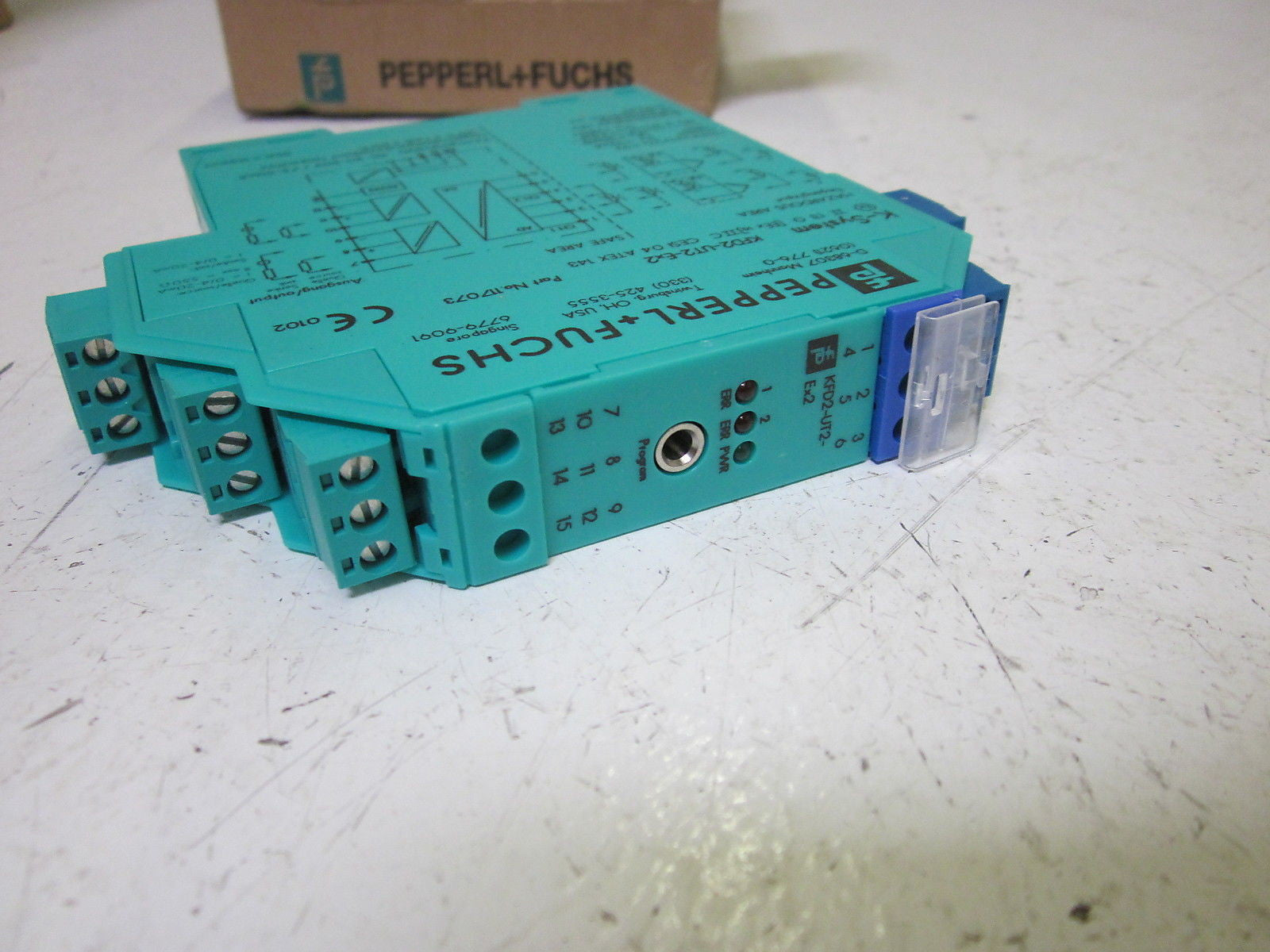 PEPPERL+FUCHS KFD2-UT2-EX2 UNIVERSAL TEMP CONV-PROG  *NEW IN BOX*