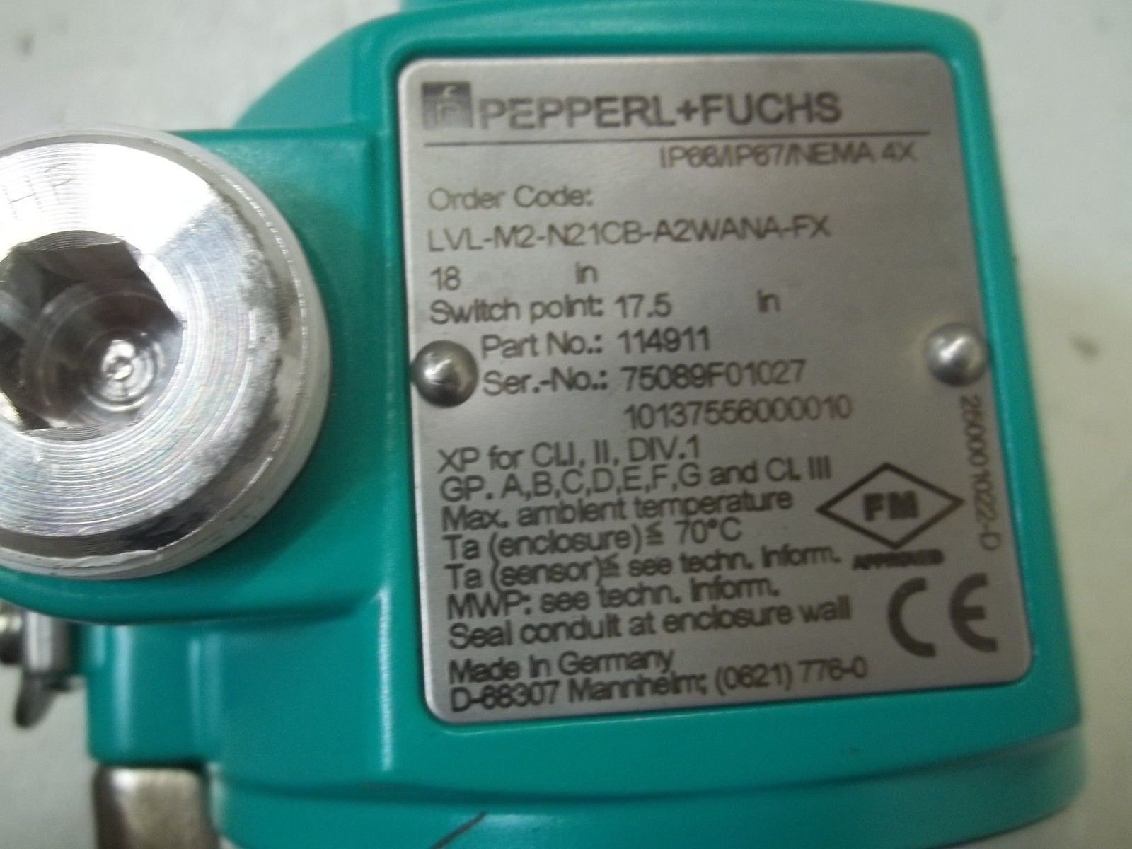 PEPPERL+FUCHS LVL-M2-N21CB-A1WANA-FX,L=18" *NEW IN BOX*