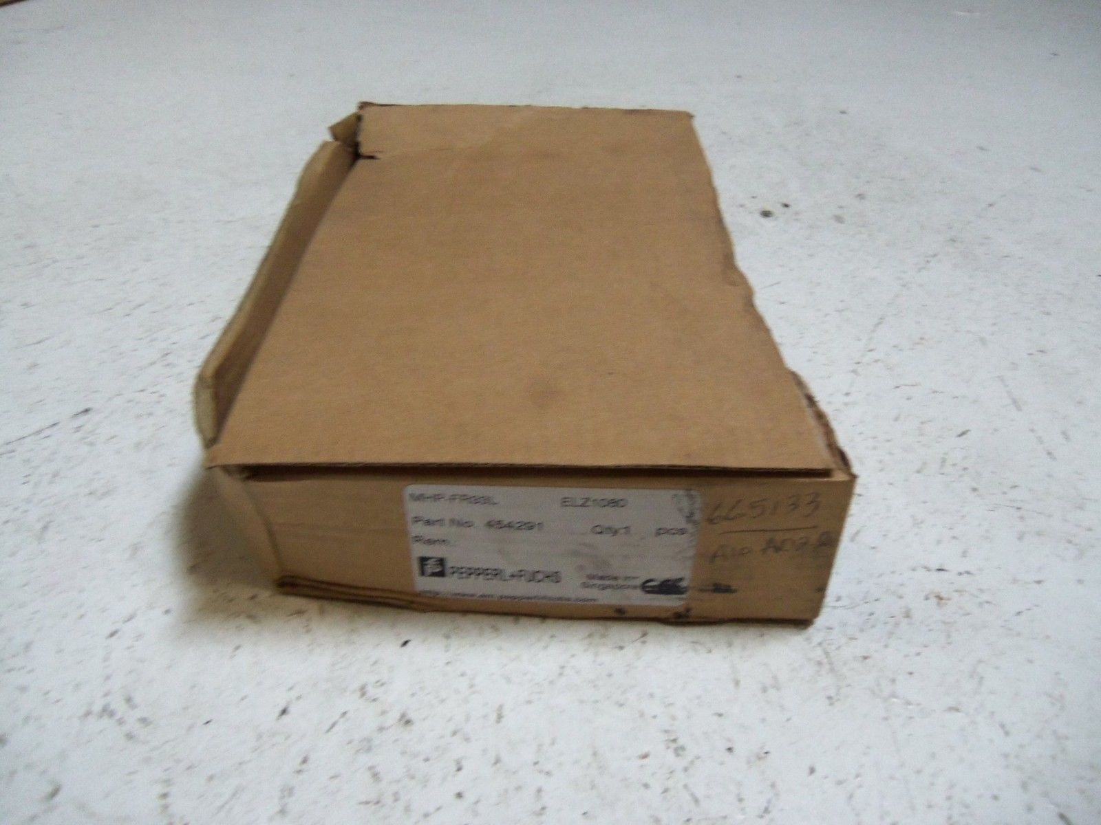 PEPPERL+FUCHS MHP-FR33L PHOTOELECTRIC SENSOR *USED*