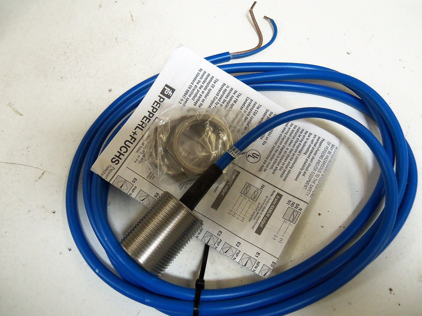 PEPPERL+FUCHS NJ6-22-N-G *NEW NO BOX*