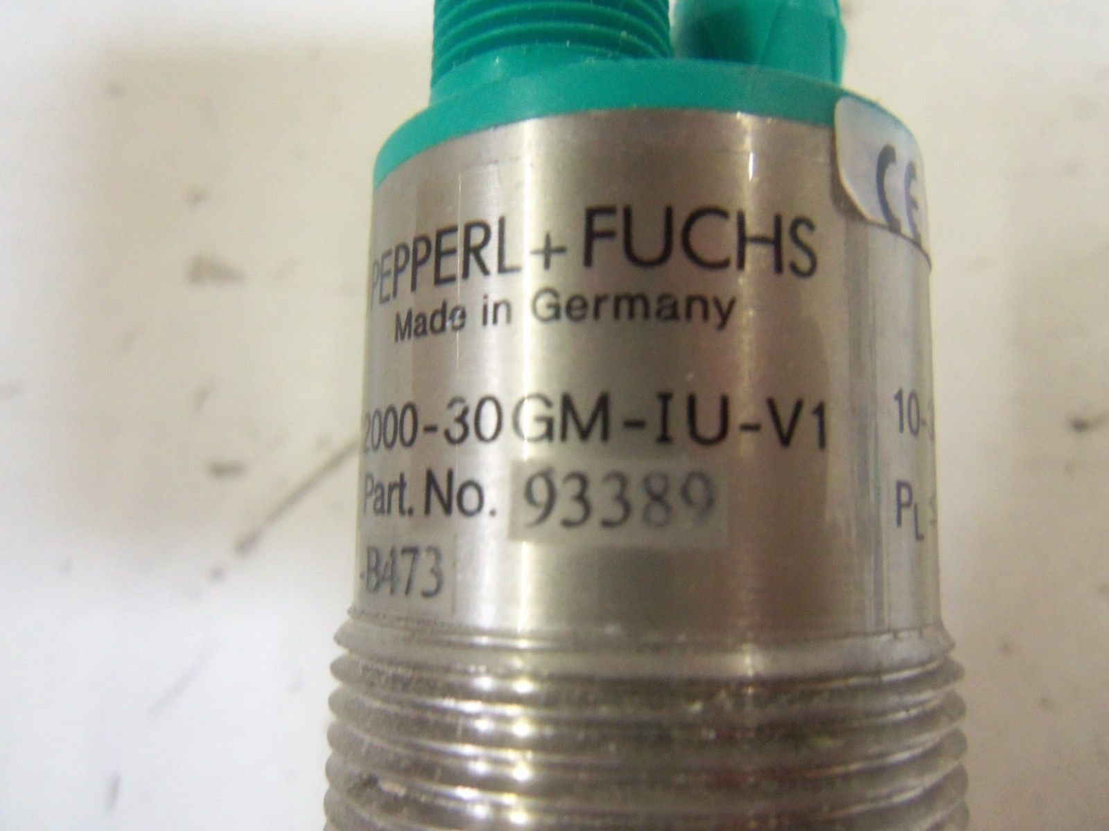 PEPPERL+FUCHS UC2000-30GM-IU-V1 ULTRASONIC SENSOR *USED*