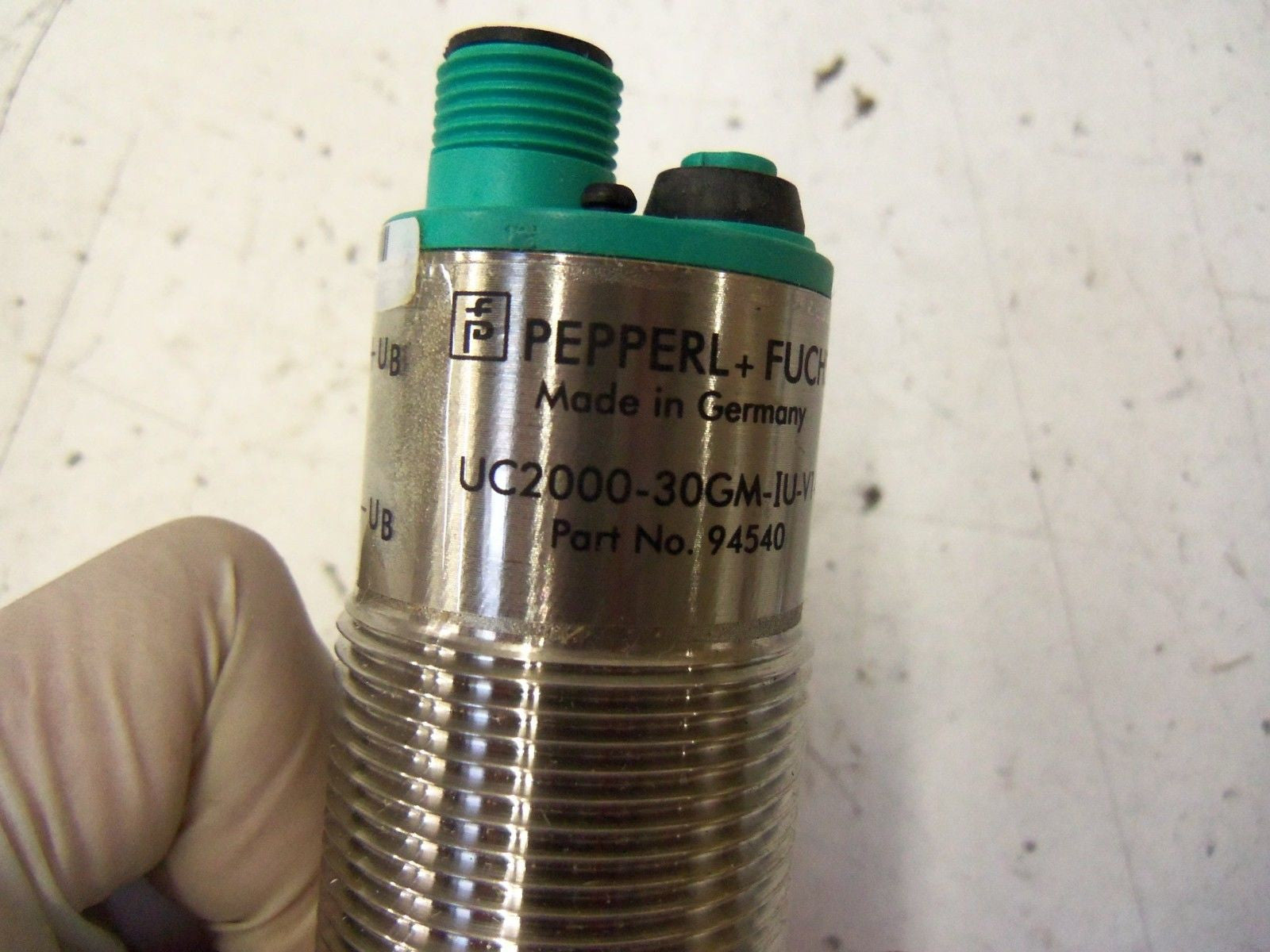 PEPPERL+FUCHS UC2000-30GM-IU-V1-HB ULTRASONIC SENSOR *NEW NO BOX*