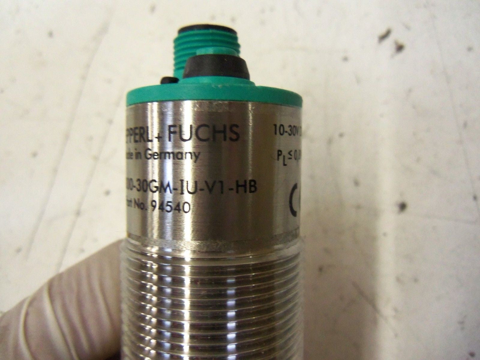 PEPPERL+FUCHS UC2000-30GM-IU-V1-HB ULTRASONIC SENSOR *NEW NO BOX*