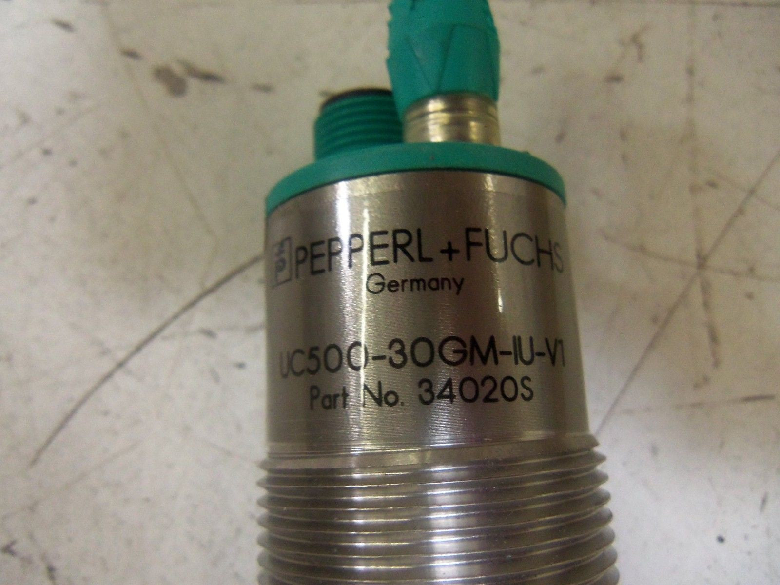 PEPPERL+FUCHS UC500-30GM-IU-V1 *NEW IN BOX*