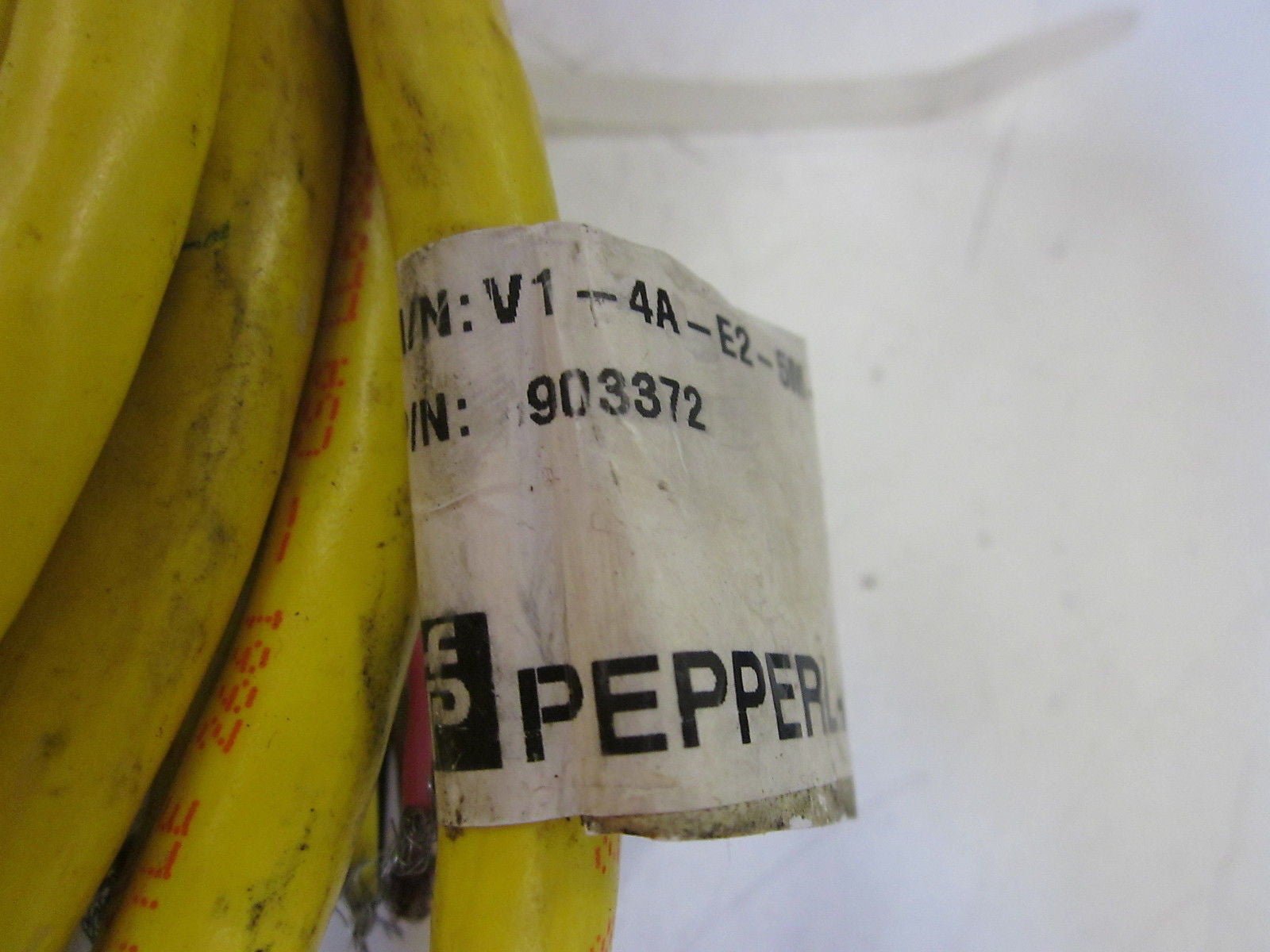 PEPPERL+FUCHS V1-4A-E2-5M-PVC *USED*