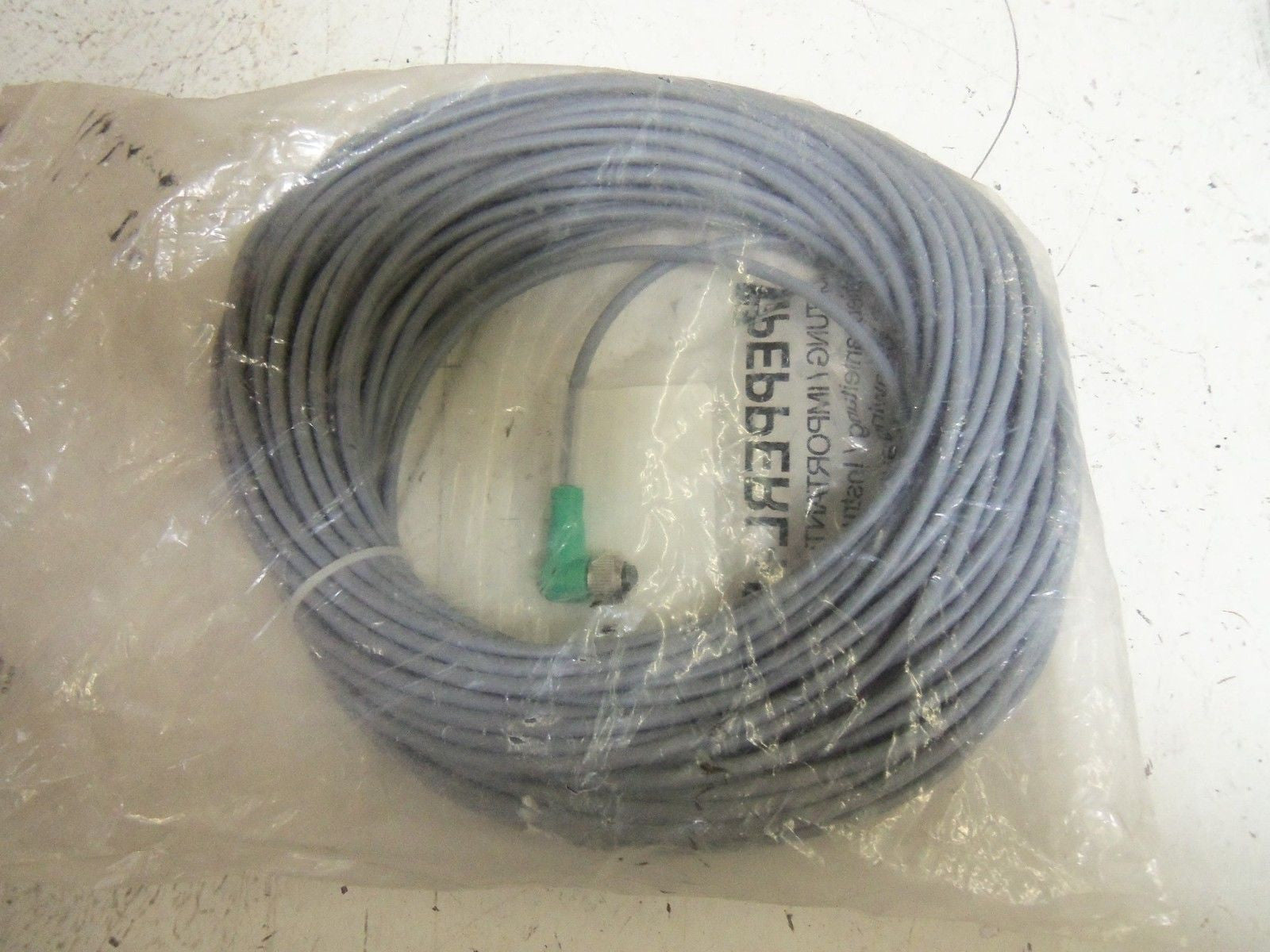 PEPPERL+FUCHS V1-W-30M-PVC CABLE *NEW IN FACTORY BAG*