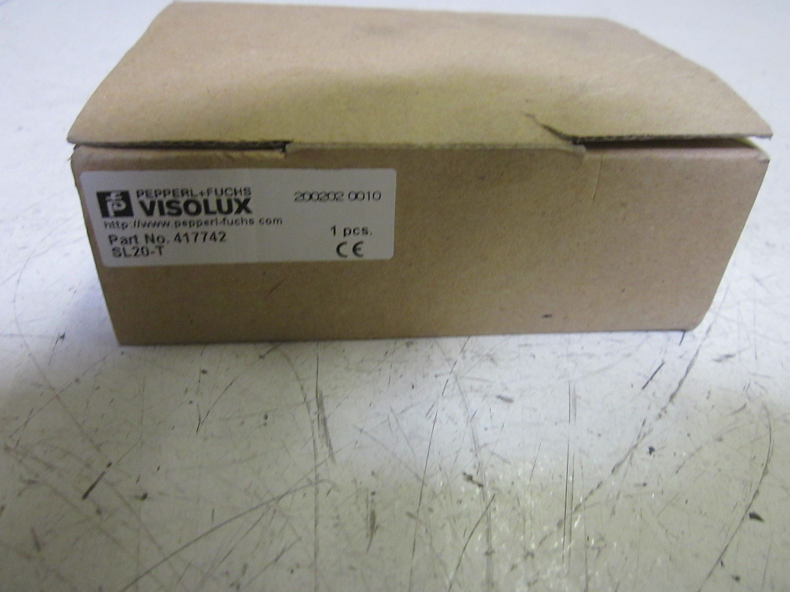PEPPERL+FUCHS VISOLUX 417742 SENSOR *NEW IN BOX*