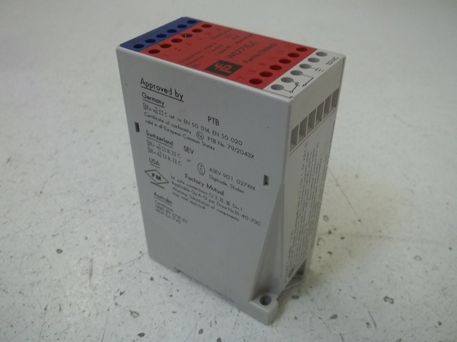 PEPPERL+FUCHS WE77/EX-1 01666S 115VAC *NEW IN BOX*