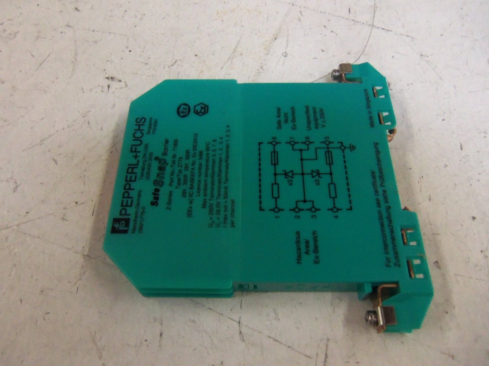 PEPPERL+FUCHS Z779 *NEW NO BOX*