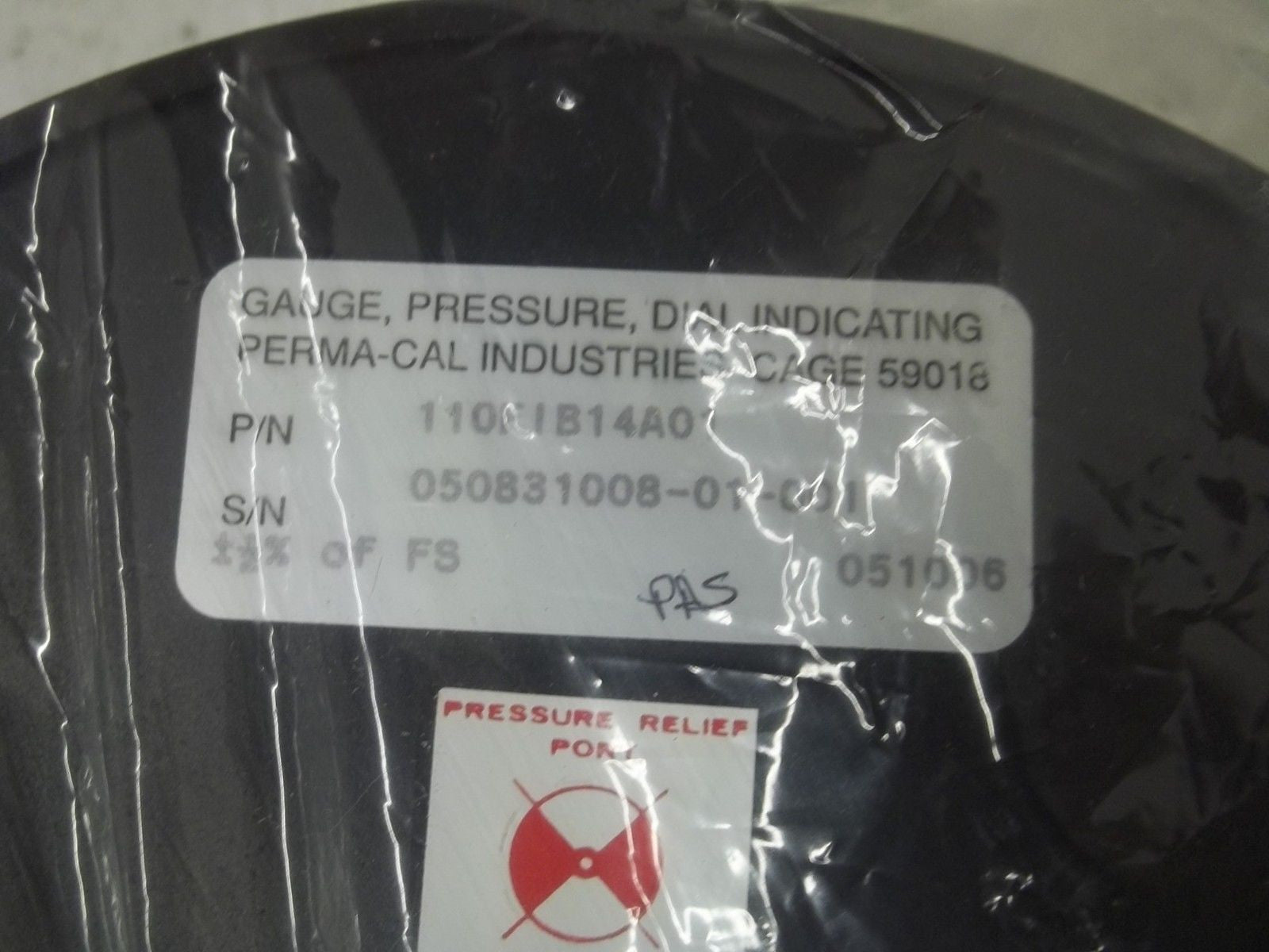 PERMA-CAL INDUSTRIES, INC. 110FIB14A01 GAUGE 0-3000 PSI *NEW IN BOX*