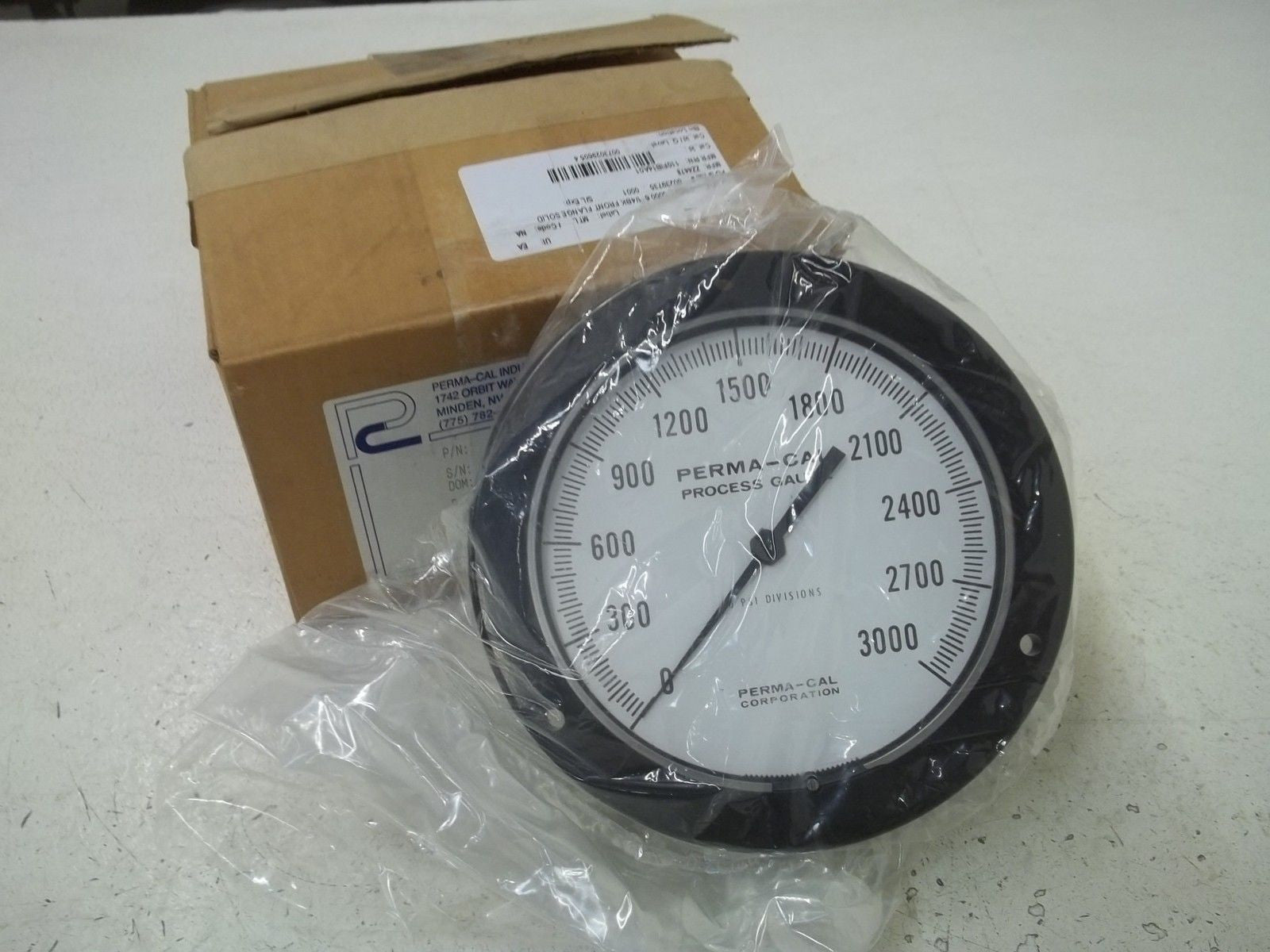 PERMA-CAL INDUSTRIES, INC. 110FIB14A01 GAUGE 0-3000 PSI *NEW IN BOX*