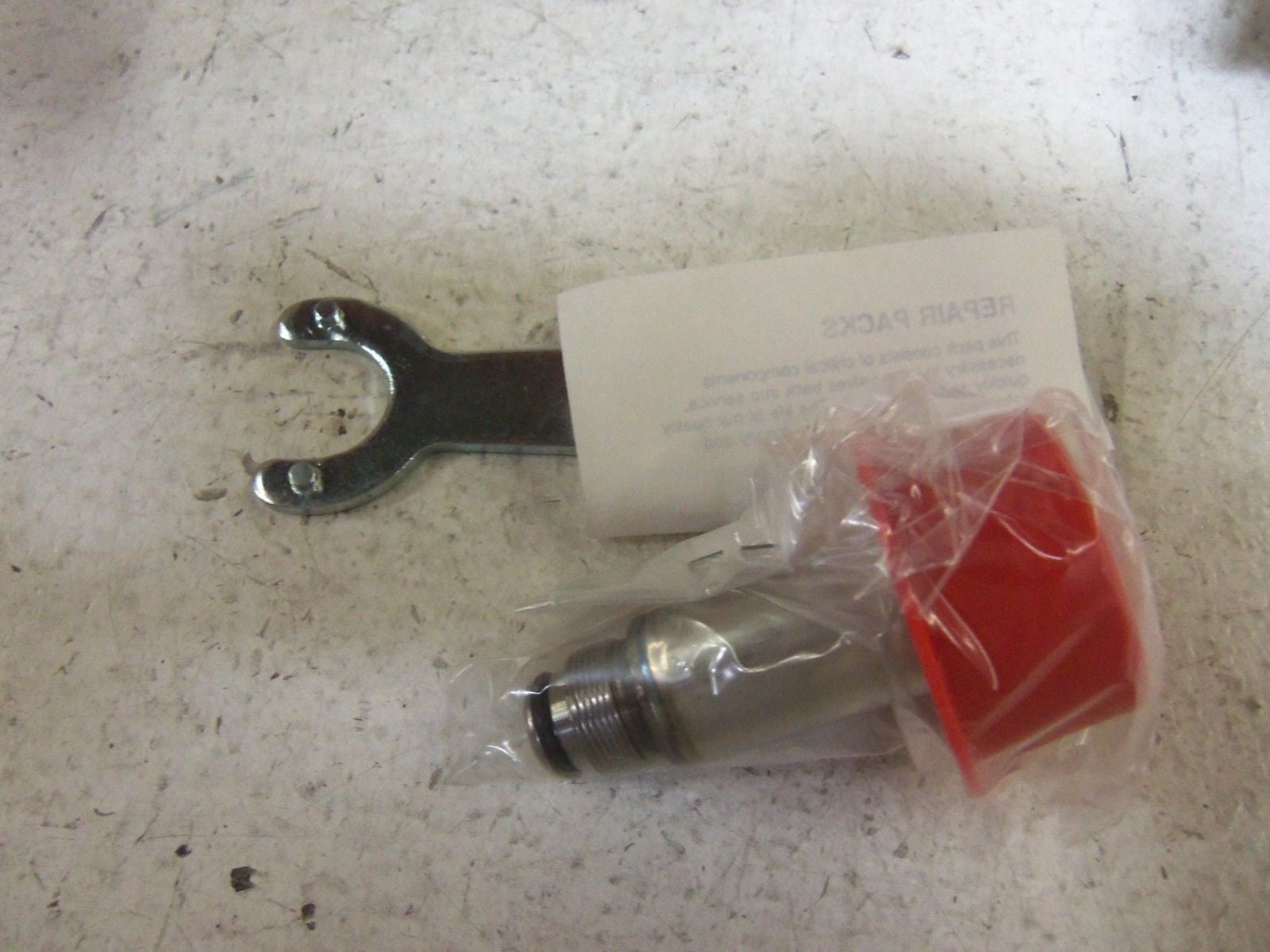 PETER PAUL SOLENOID VALVE 827C12DCV 120/60  *NEW IN BOX*