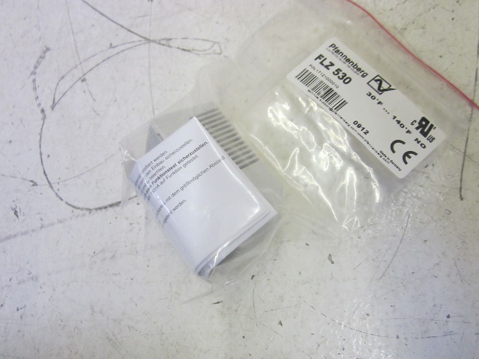PFANNENBERG FLZ 530 THERMOSTAT 17121000010 30-140F *NEW IN A FACTORY BAG*