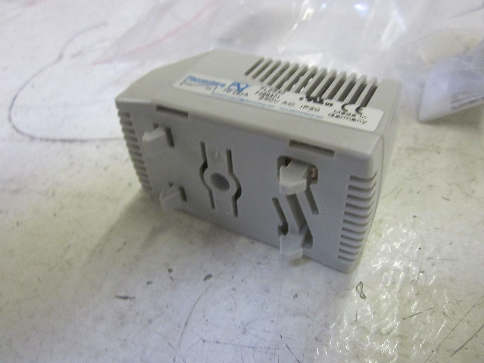 PFANNENBERG FLZ 530 THERMOSTAT 17121000010 30-140F *NEW IN A FACTORY BAG*