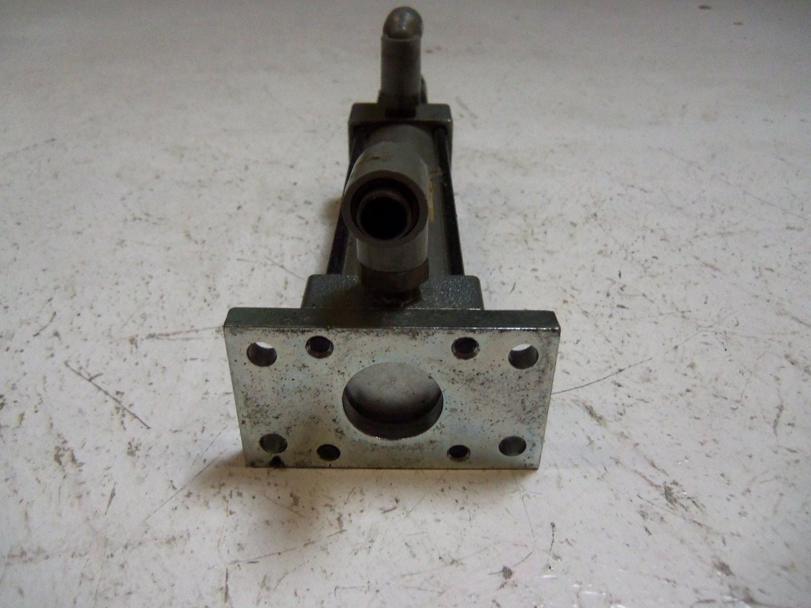 PHD AVCF1X3 PNEUMATIC CYLINDER *USED*
