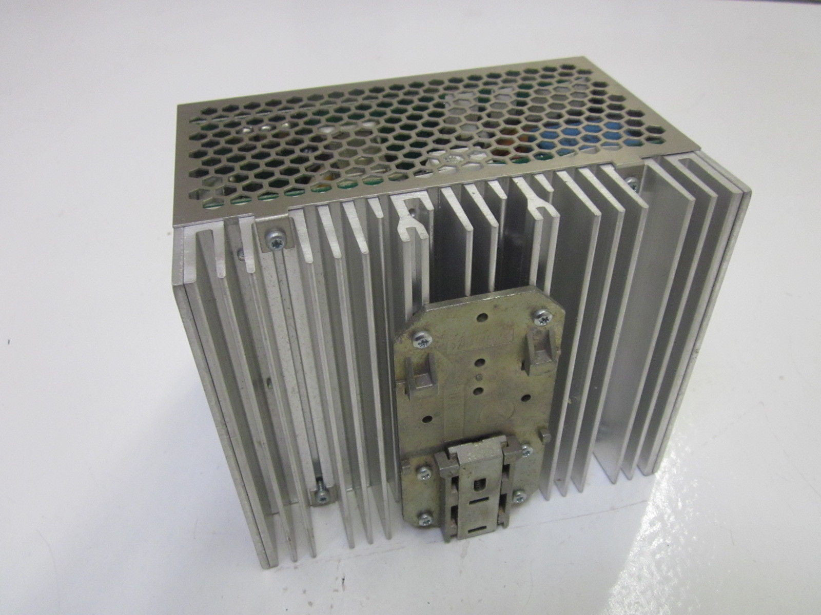 PHOENIX CONTACT QUINT-PS-100-240AC/24DC/20A  POWER SUPPLY 2938620 *USED*