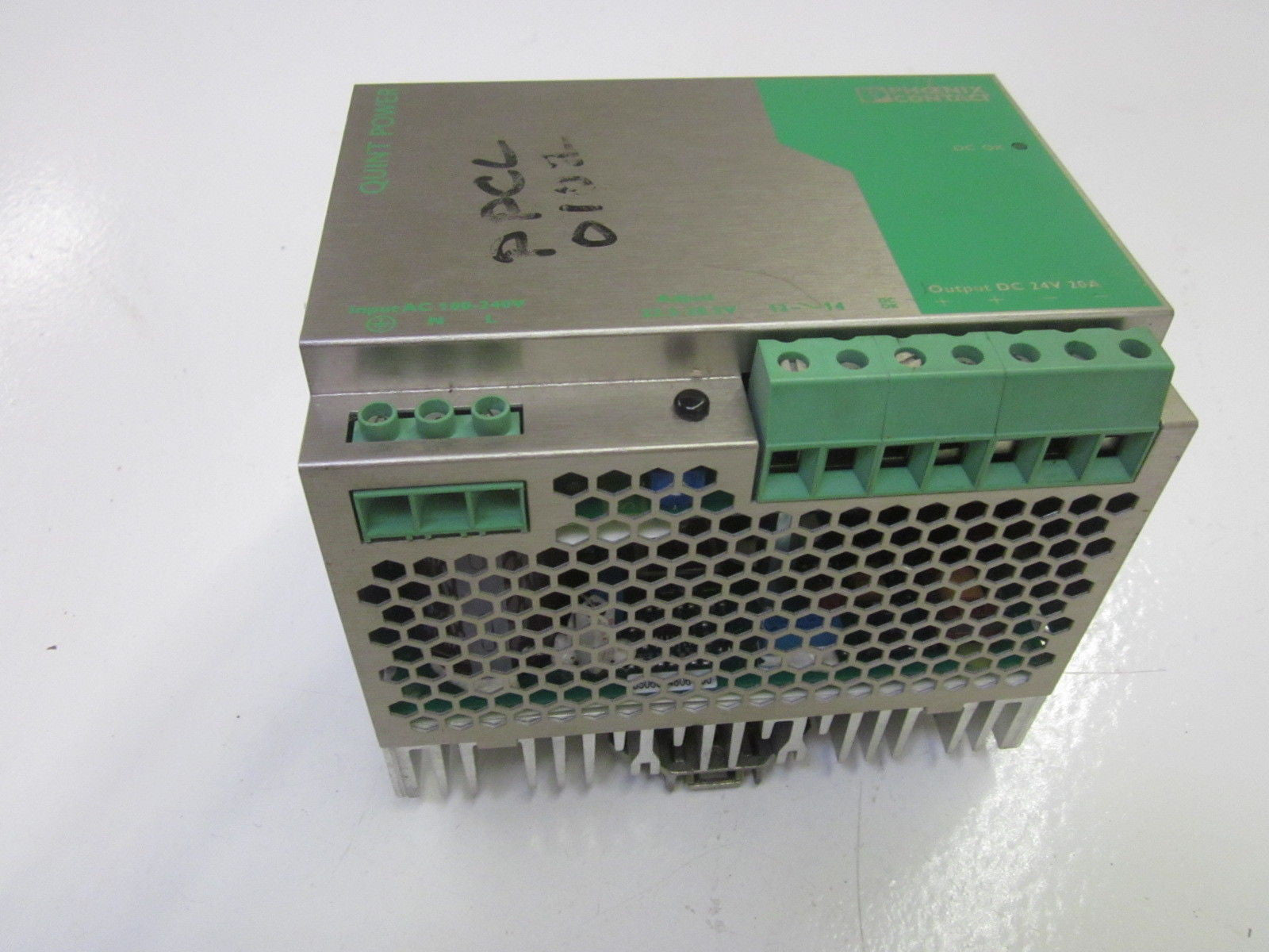 PHOENIX CONTACT QUINT-PS-100-240AC/24DC/20A  POWER SUPPLY 2938620 *USED*