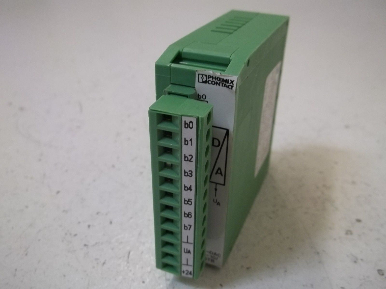 PHOENIX CONTACT MCR-DAC 8/U-10/MSTB ANALOG CONVERTER *USED*