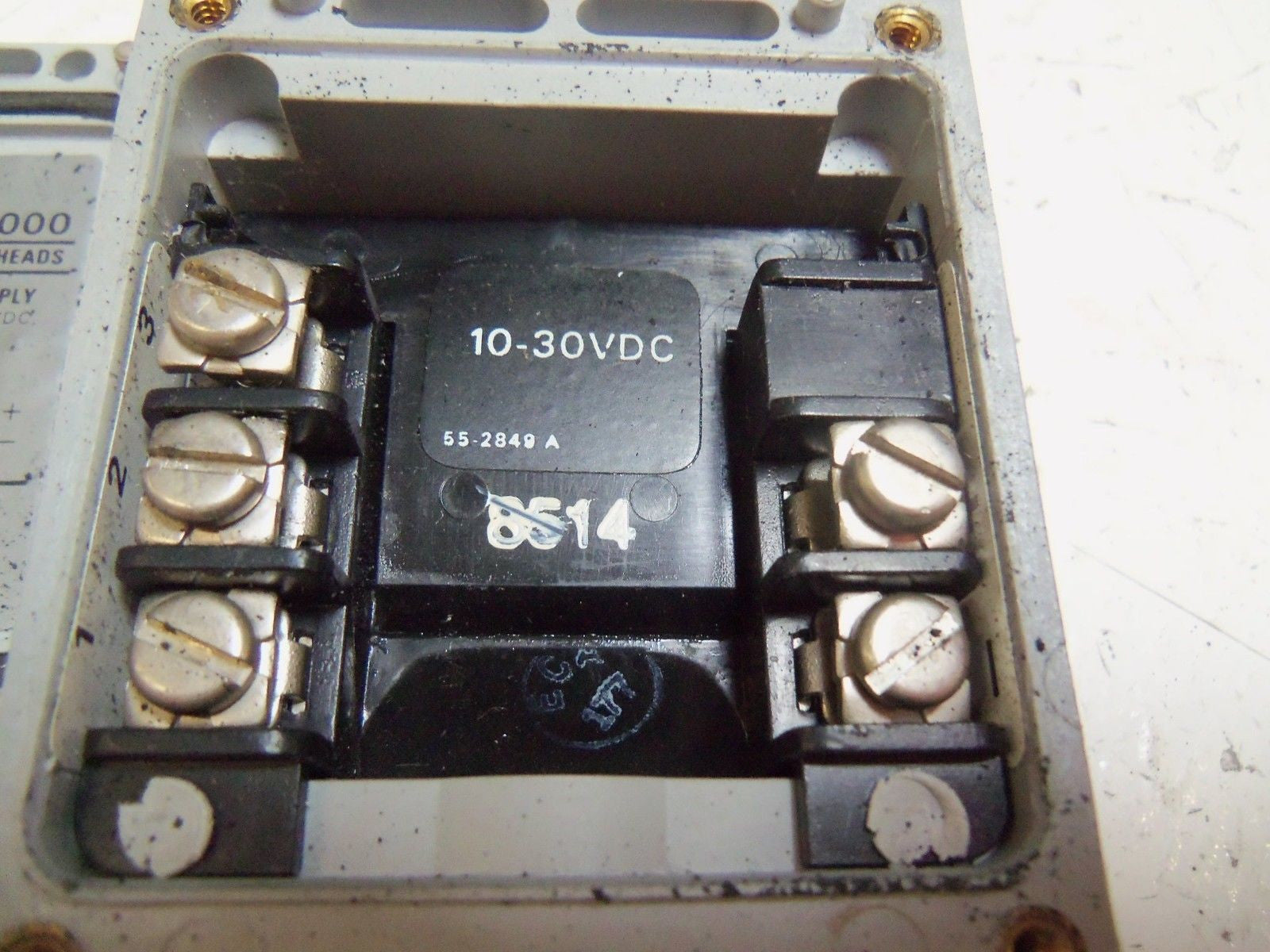 ECA PHOTOSWITCH 42DTB-5000 TERMINAL BASE *USED*