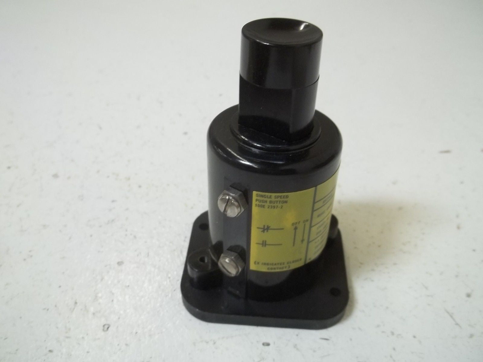 P & H PARTS 100E2397-2 SINGLE SPEED PUSH BUTTON *NEW IN BOX*