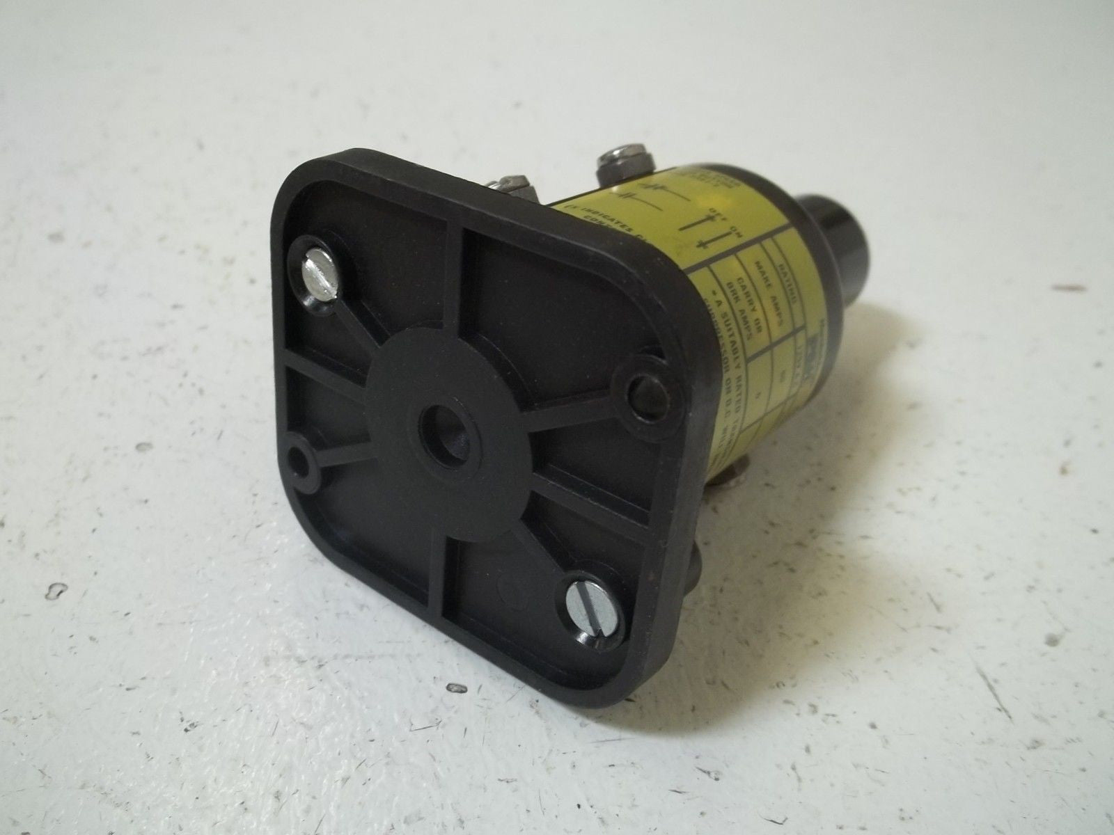 P & H PARTS 100E2397-2 SINGLE SPEED PUSH BUTTON *NEW IN BOX*