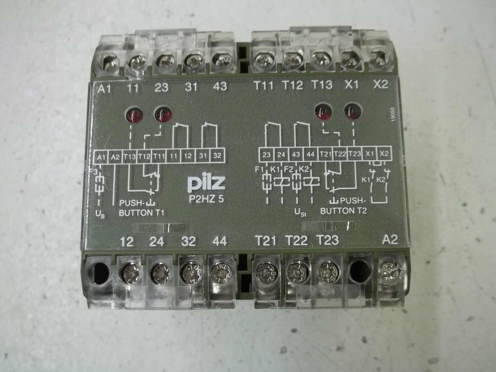 PILZ P2HZ5 24VDC 2S 2O SAFETY RELAY *NEW IN BOX*