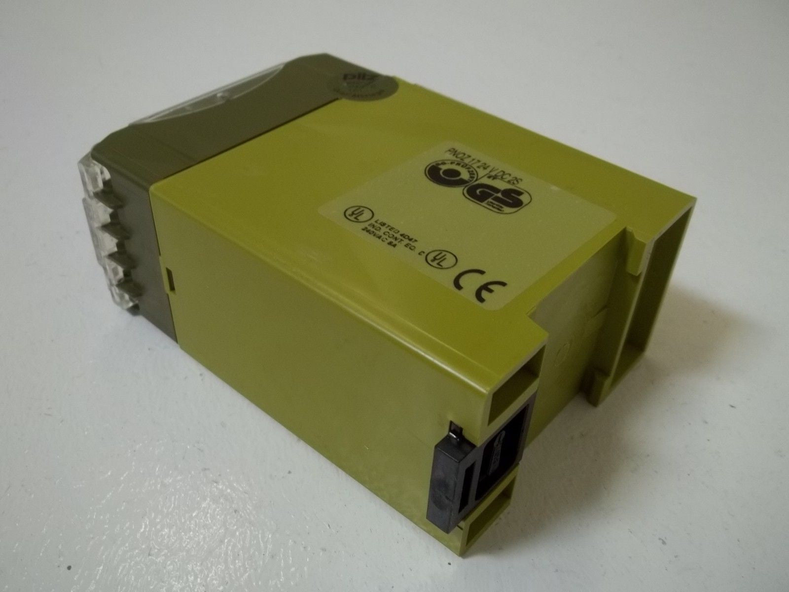 PILZ PNOZ1724VDC2S SAFETY RELAY 24VDC *NEW IN BOX*