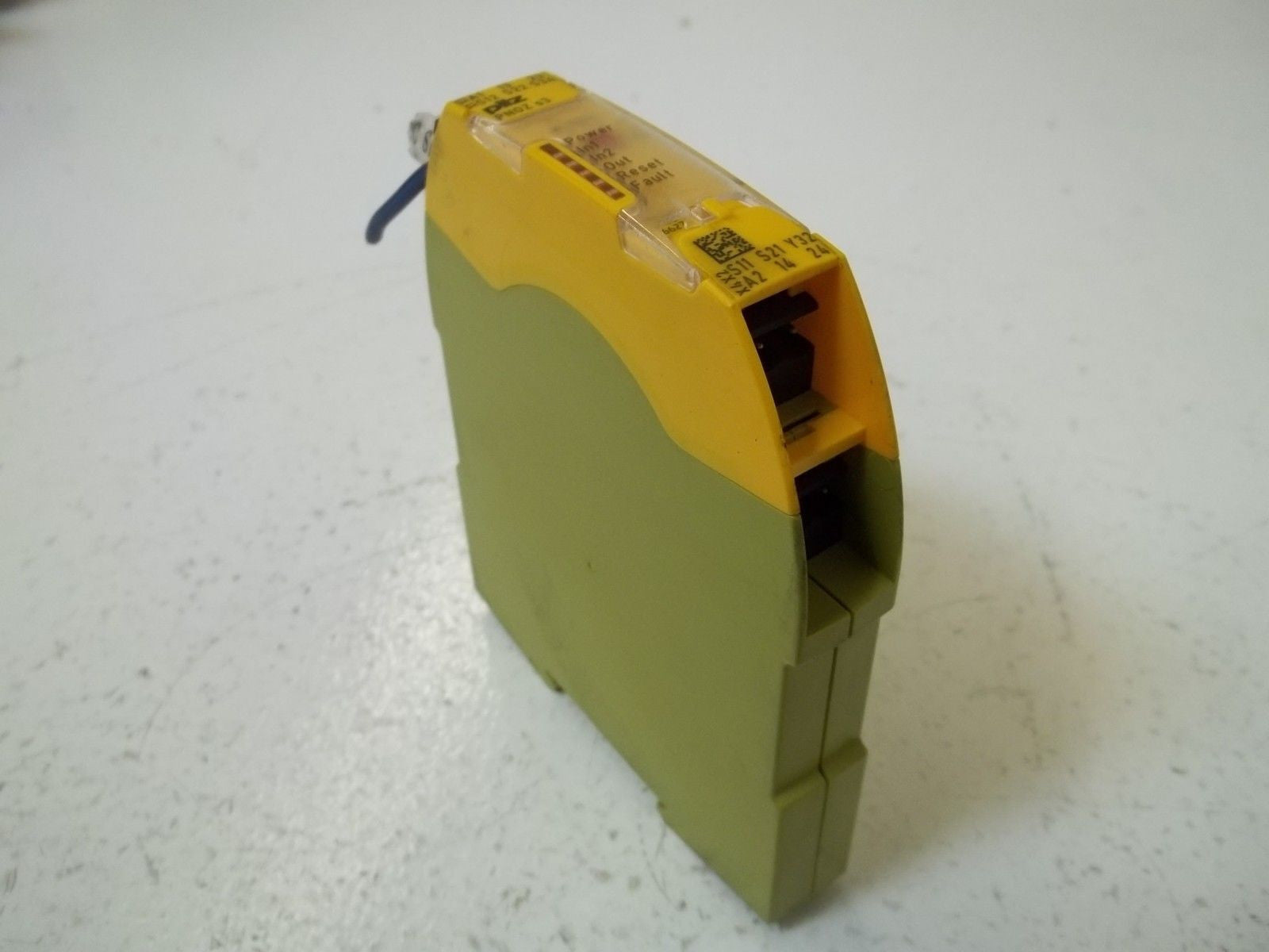 PILZ PNOZS32VDC2N/0  *USED*