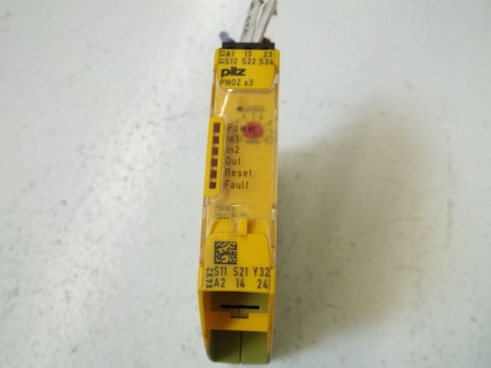 PILZ PNOZS32VDC2N/0  *USED*