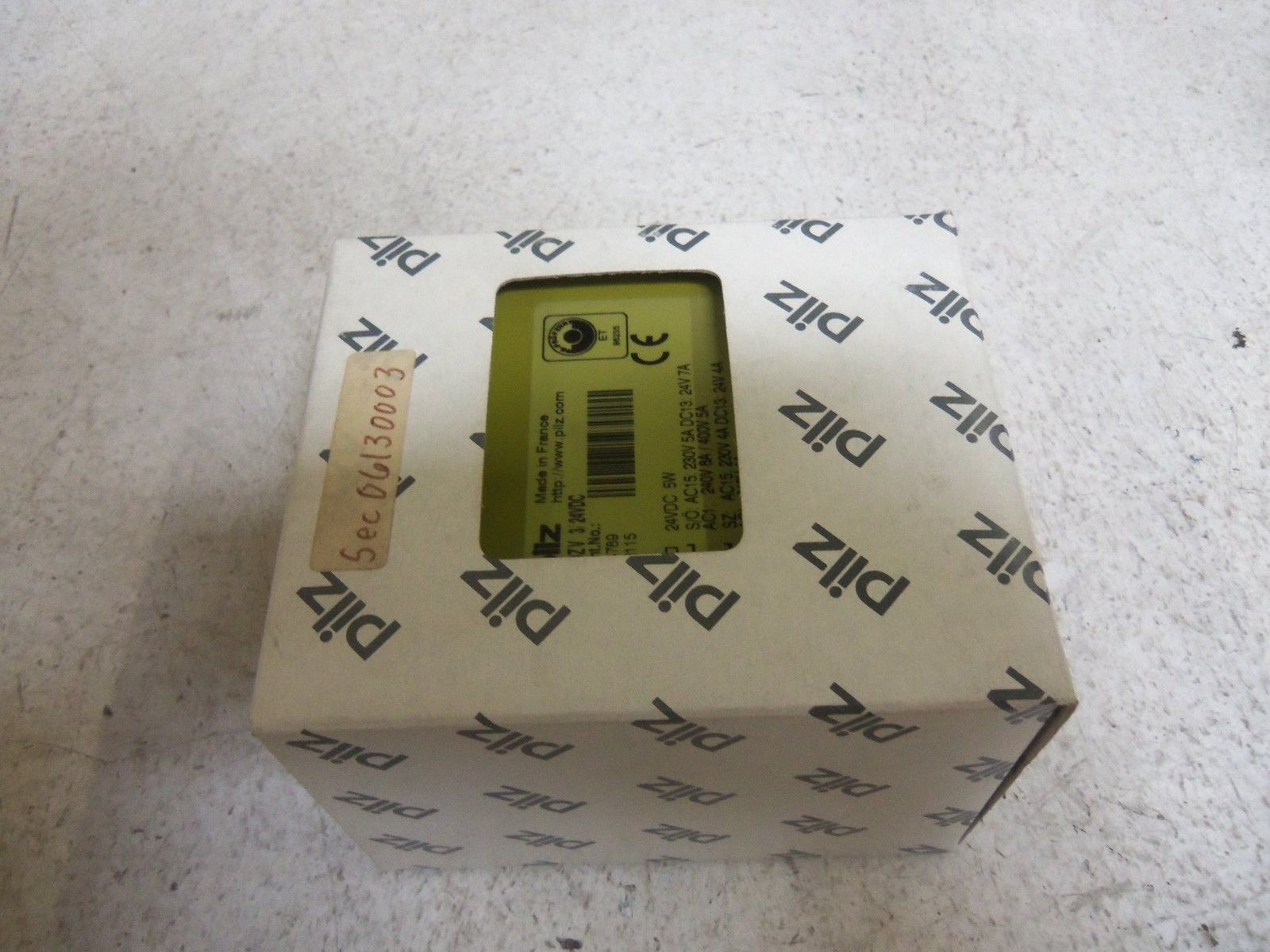 PILZ PNOZV 3/24VDC SAFETY RELAY *NEW IN BOX*