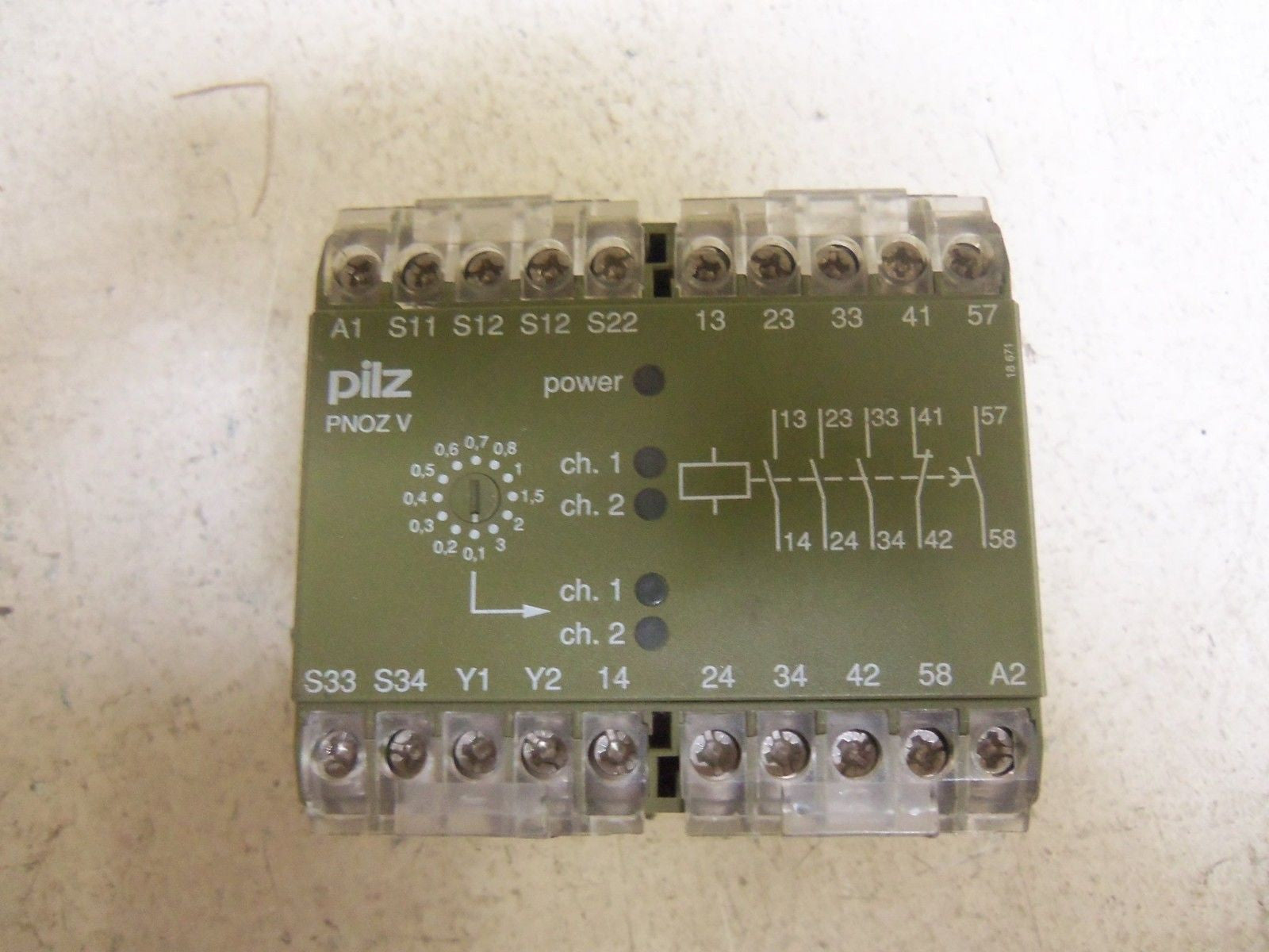 PILZ PNOZV 3/24VDC SAFETY RELAY *USED*