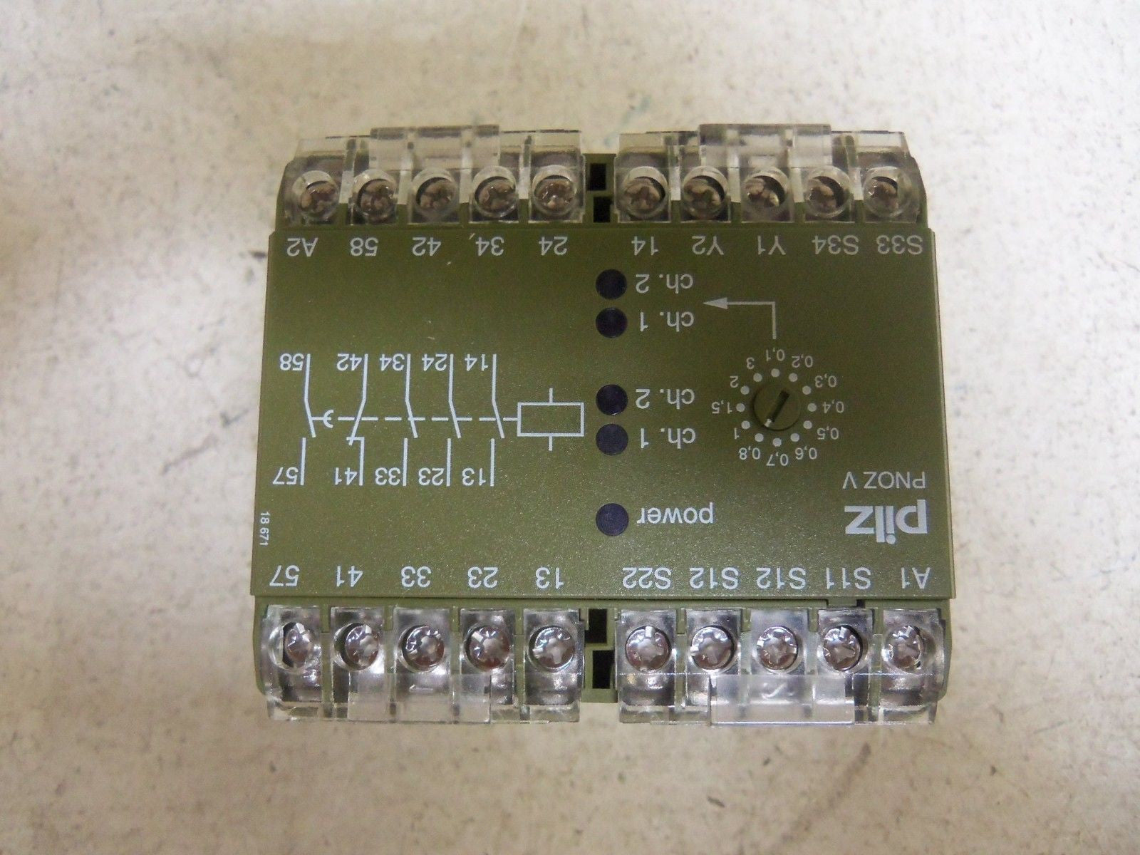 PILZ PNOZV3s3S1SZ/1O 474789 SAFETY RELAY *NEW IN BOX*