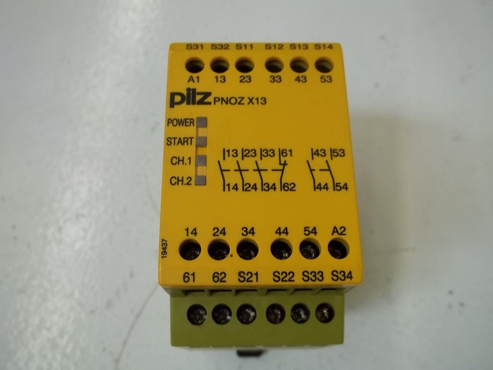 PILZ PNOZX1324VDC5n/o1n/c 774549 SAFETY RELAY *NEW IN BOX*